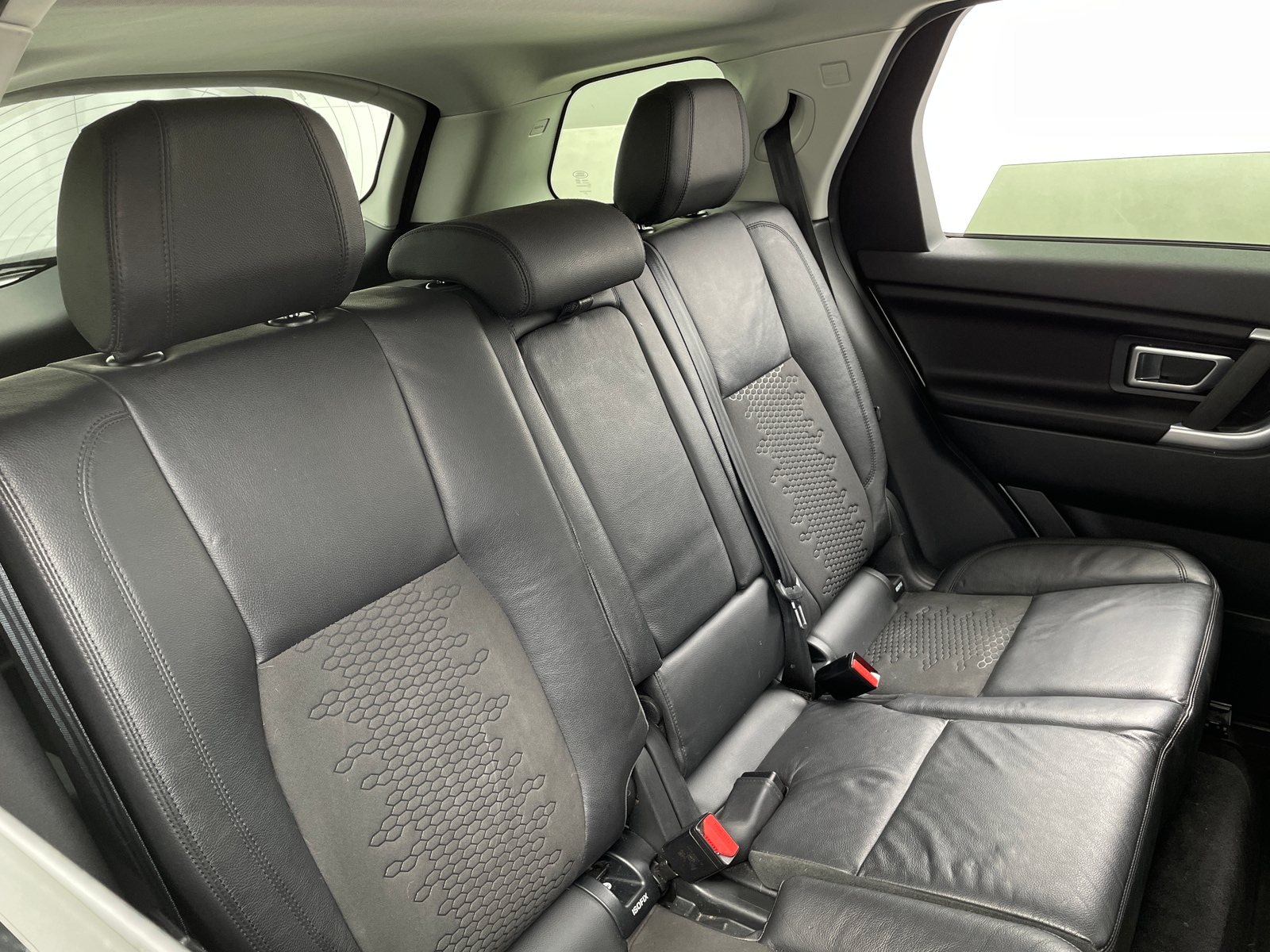 Thumbnail: 2018 Land Rover Discovery Sport - 6