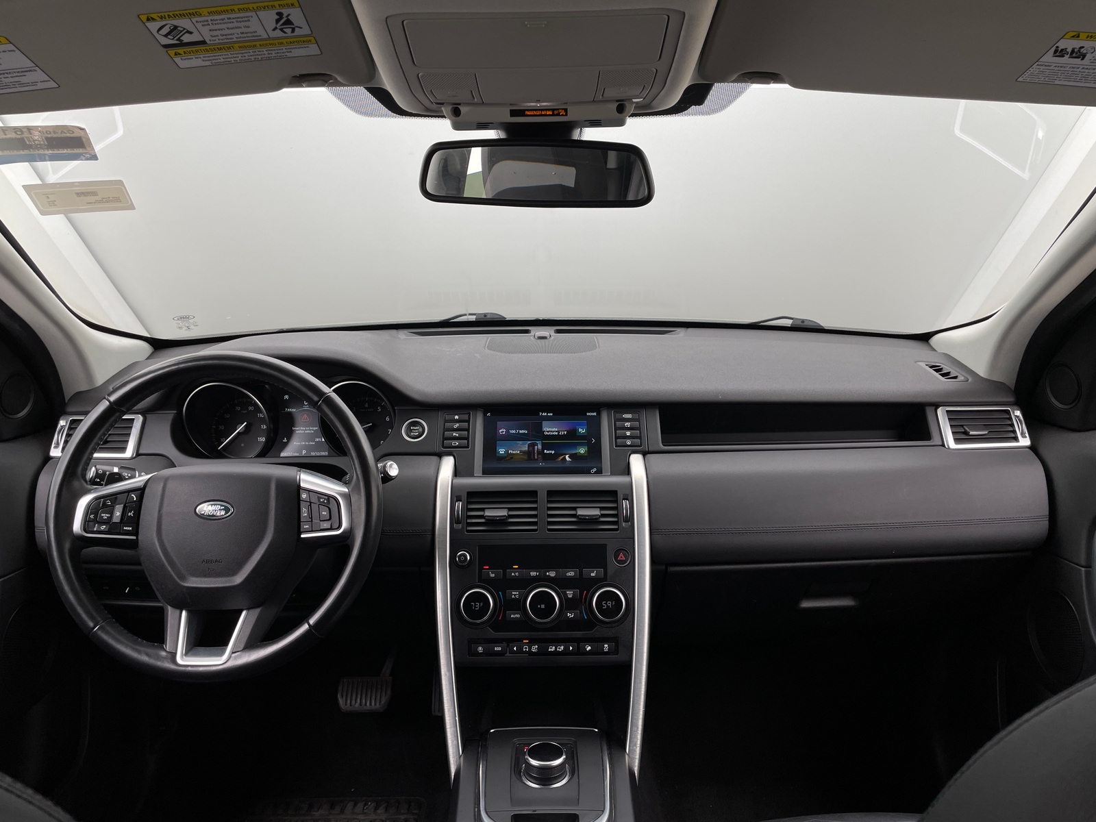 Thumbnail: 2018 Land Rover Discovery Sport - 3