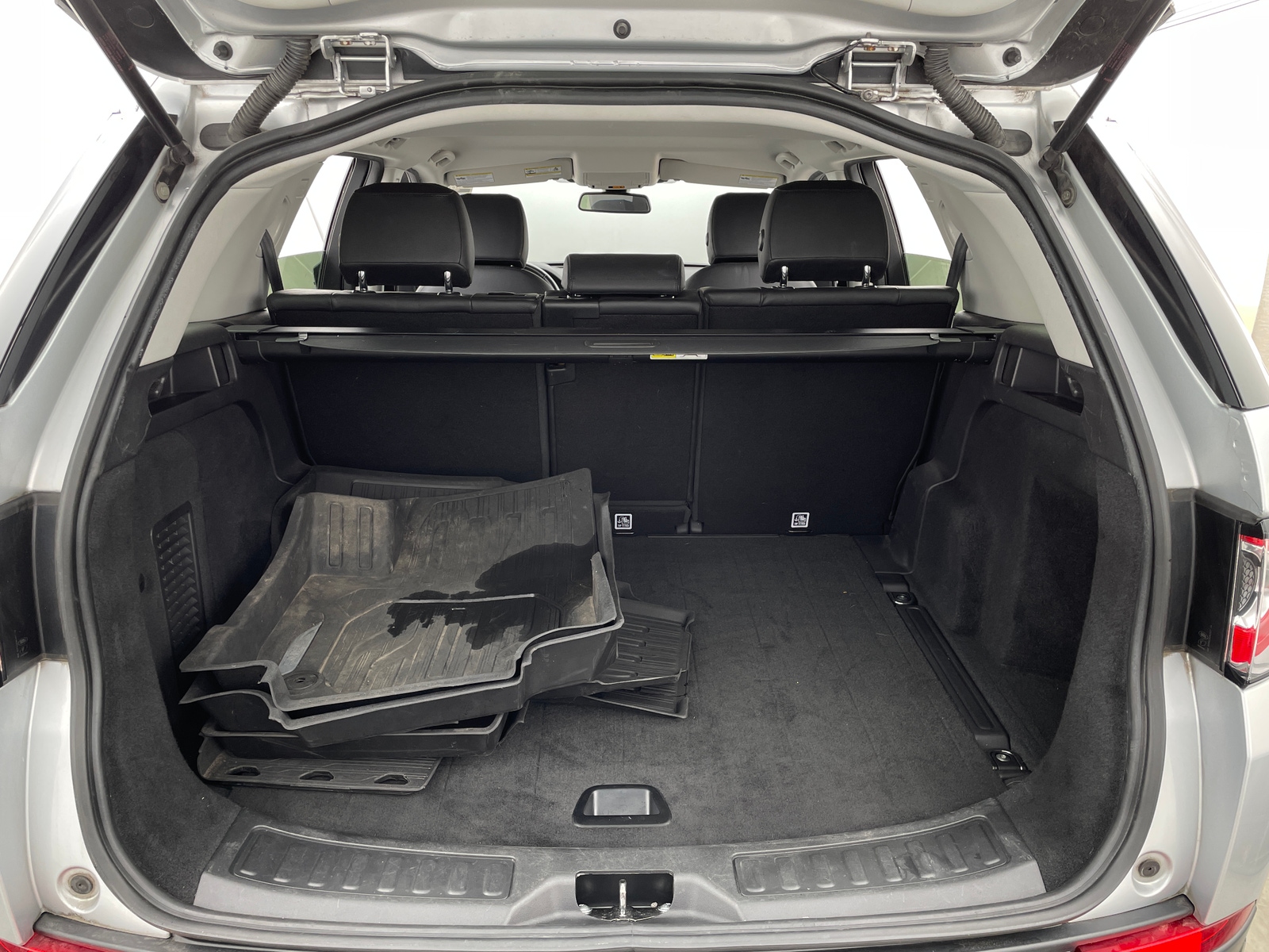 Thumbnail: 2018 Land Rover Discovery Sport - 7