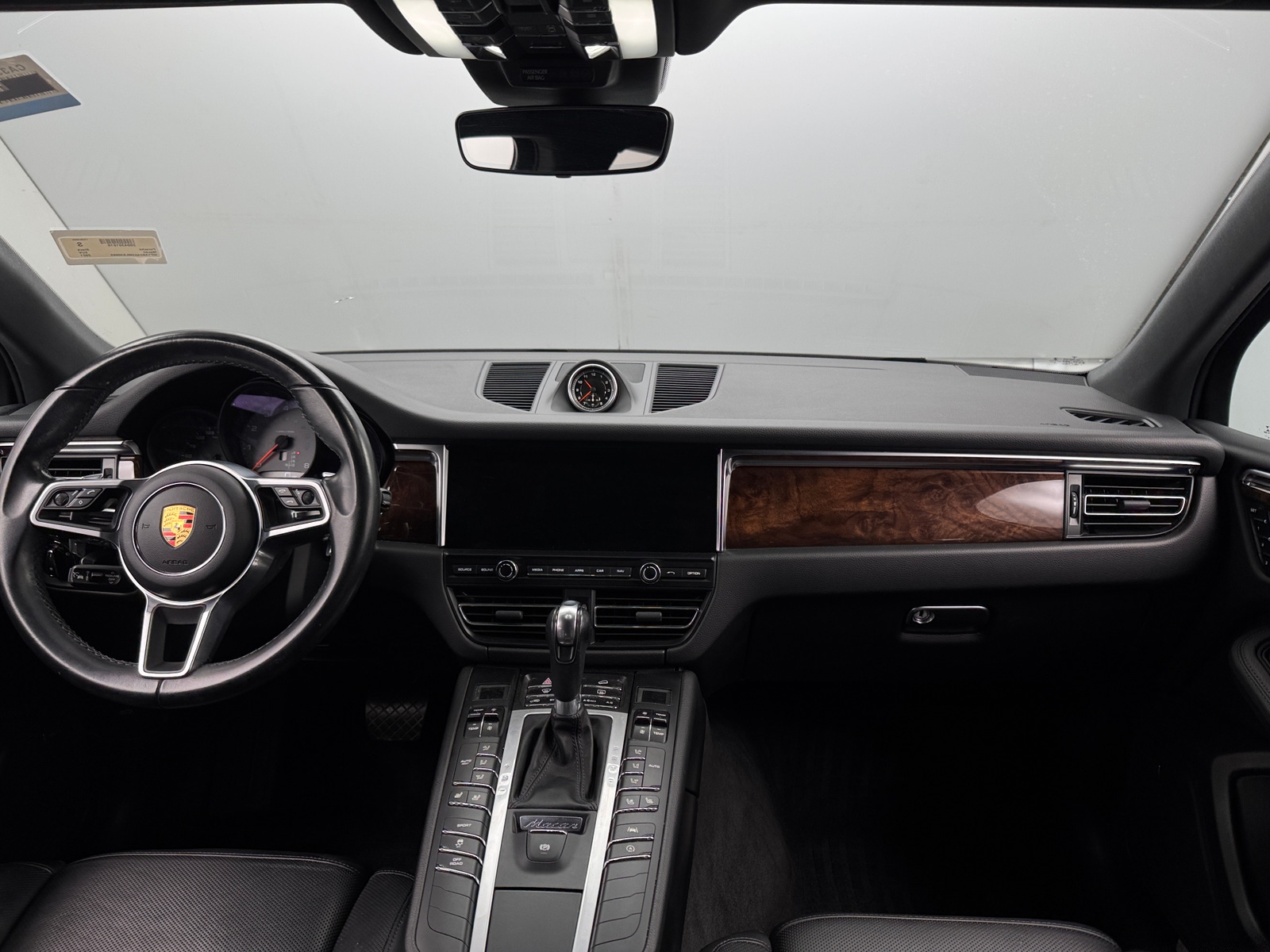 Thumbnail: 2021 Porsche Macan - 2