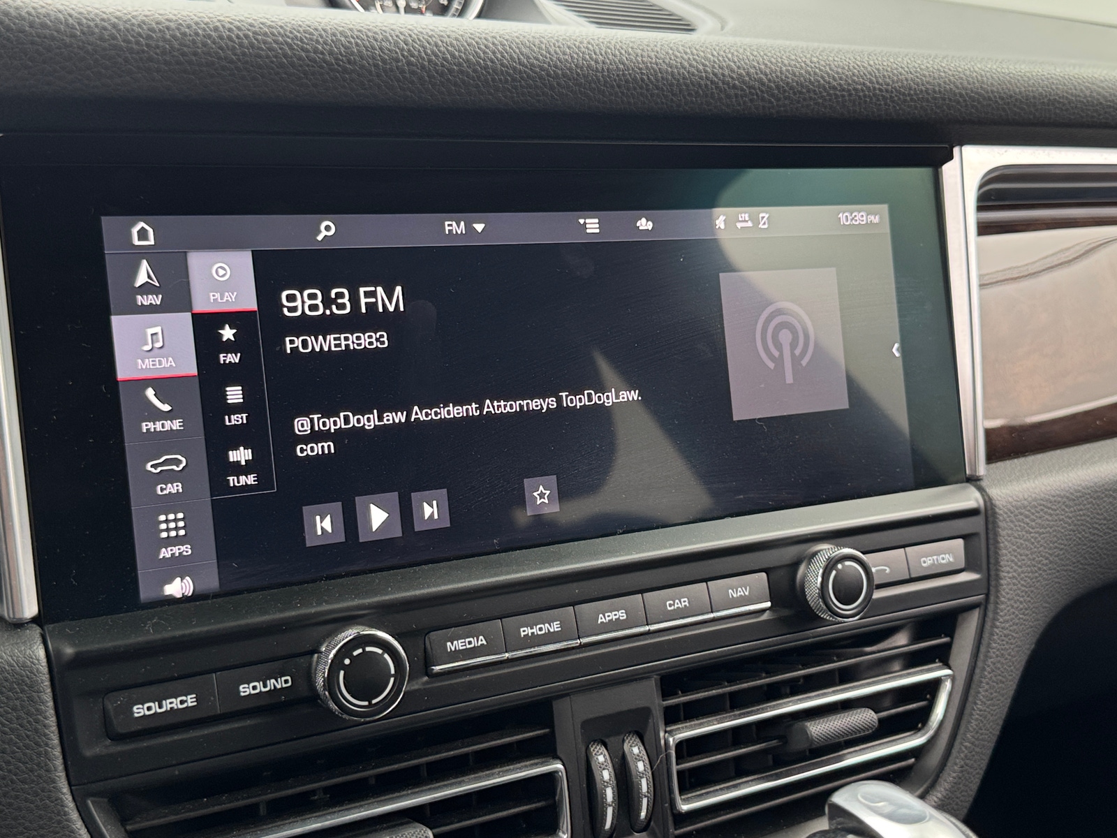 Thumbnail: 2021 Porsche Macan - 3