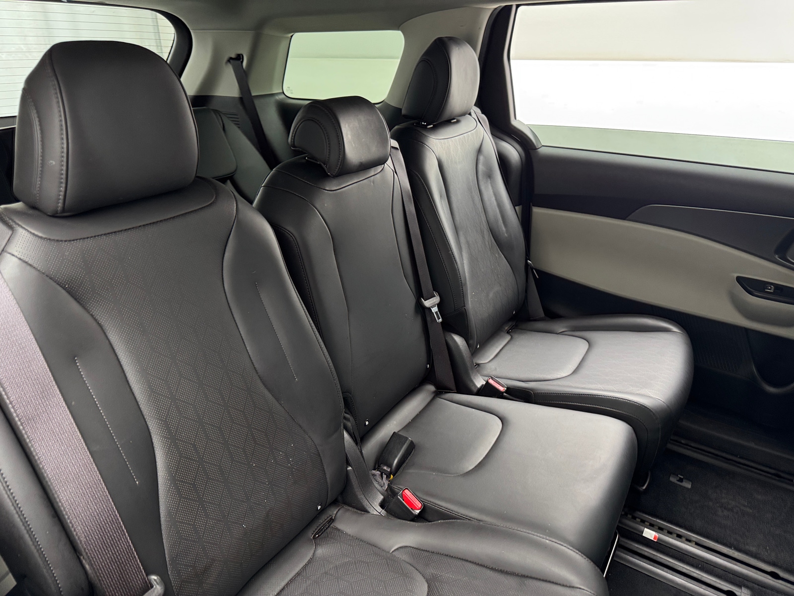 Thumbnail: 2022 Kia Carnival - 5