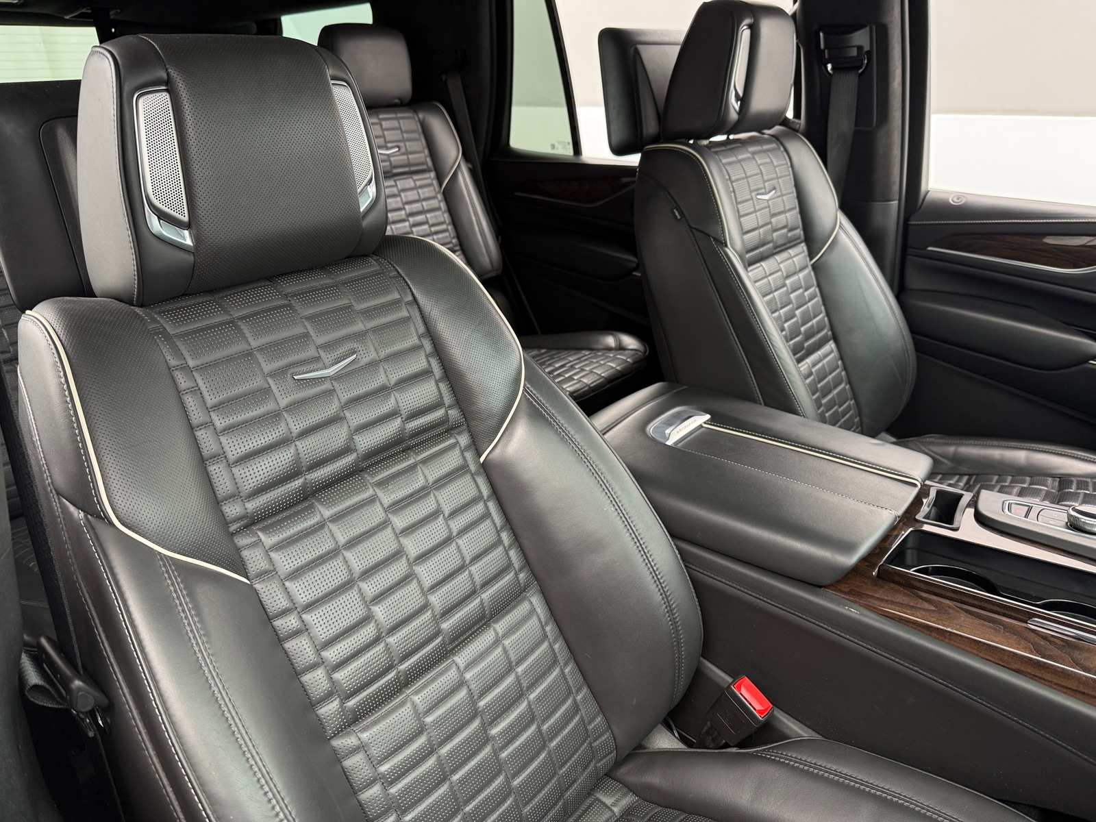 Thumbnail: 2022 Cadillac Escalade - 2