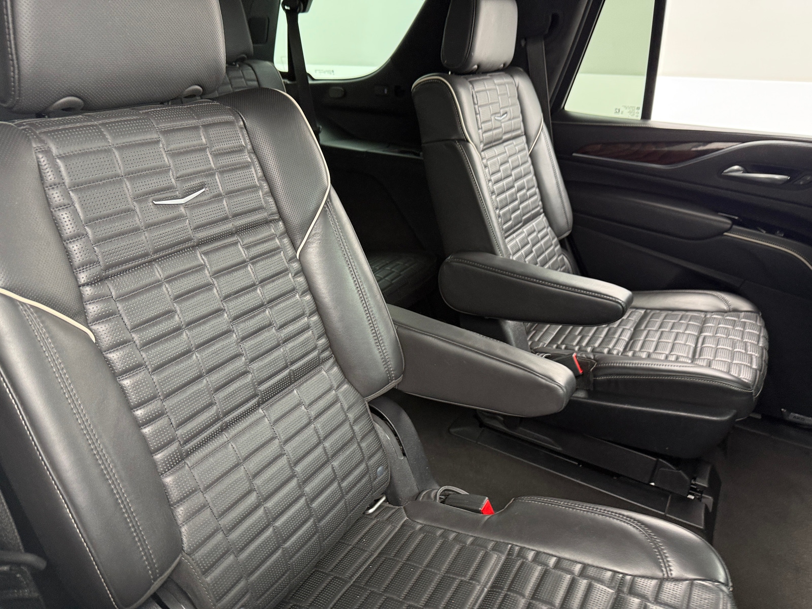 Thumbnail: 2022 Cadillac Escalade - 6