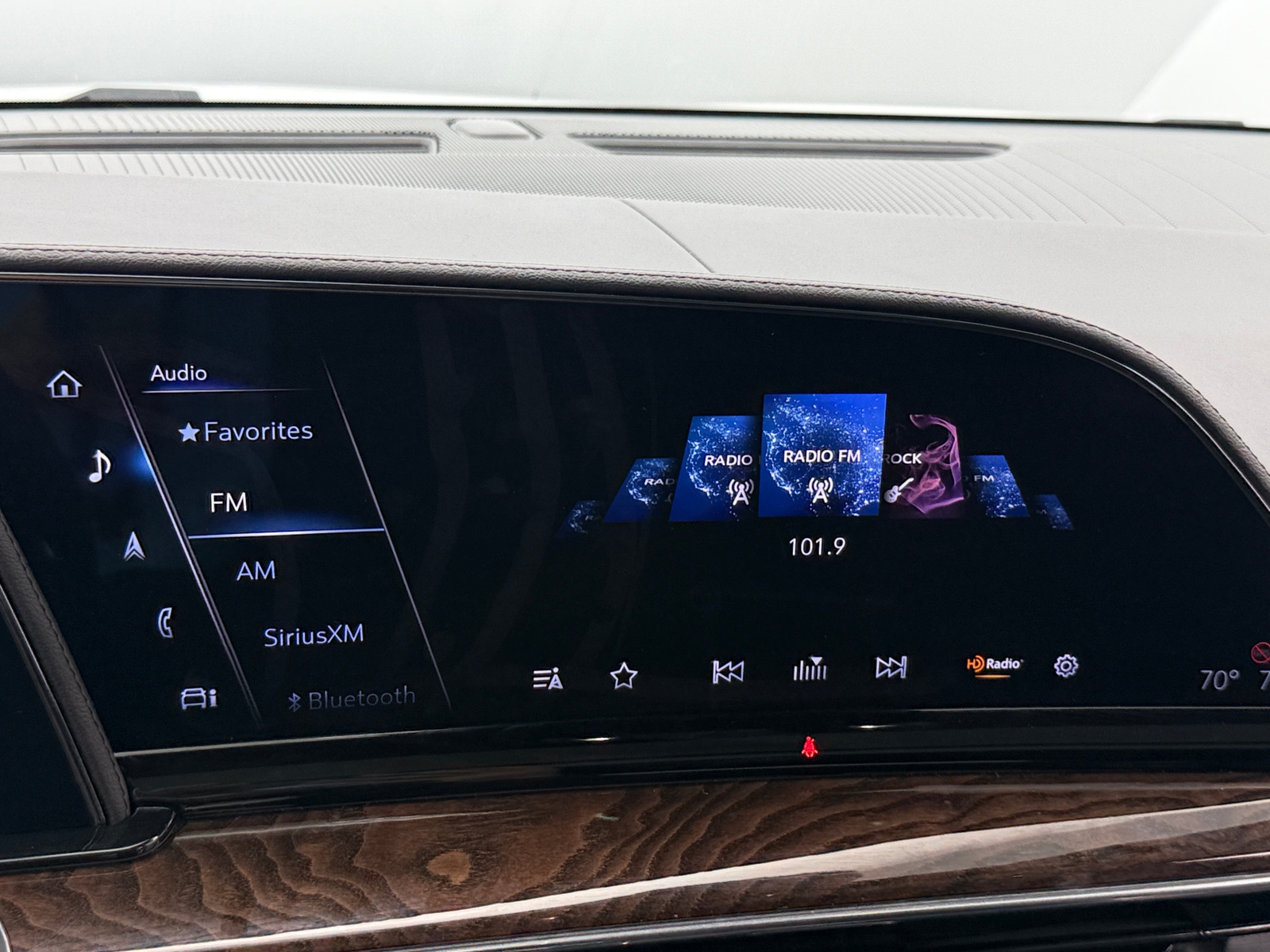 Thumbnail: 2022 Cadillac Escalade - 4