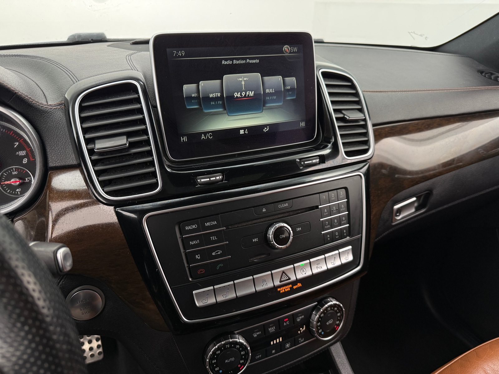 Thumbnail: 2016 Mercedes-Benz GLE - 3