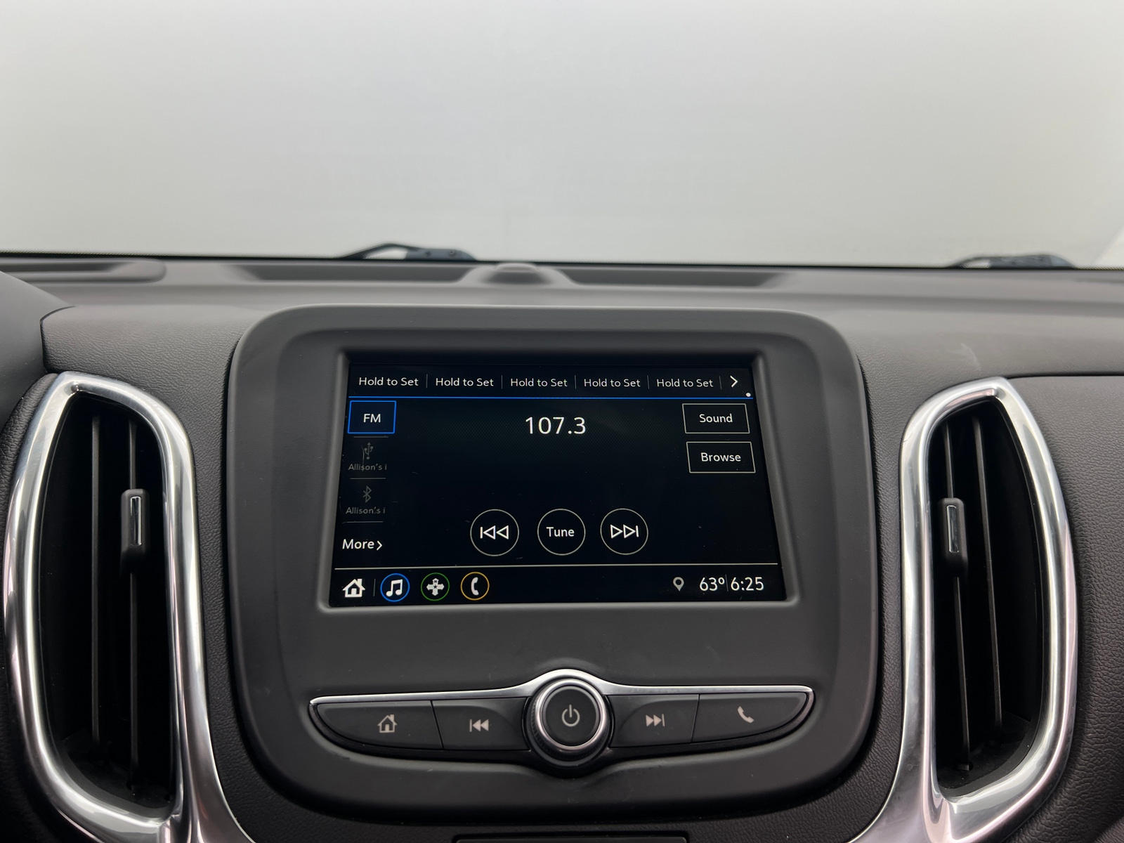 Thumbnail: 2019 Chevrolet Equinox - 4