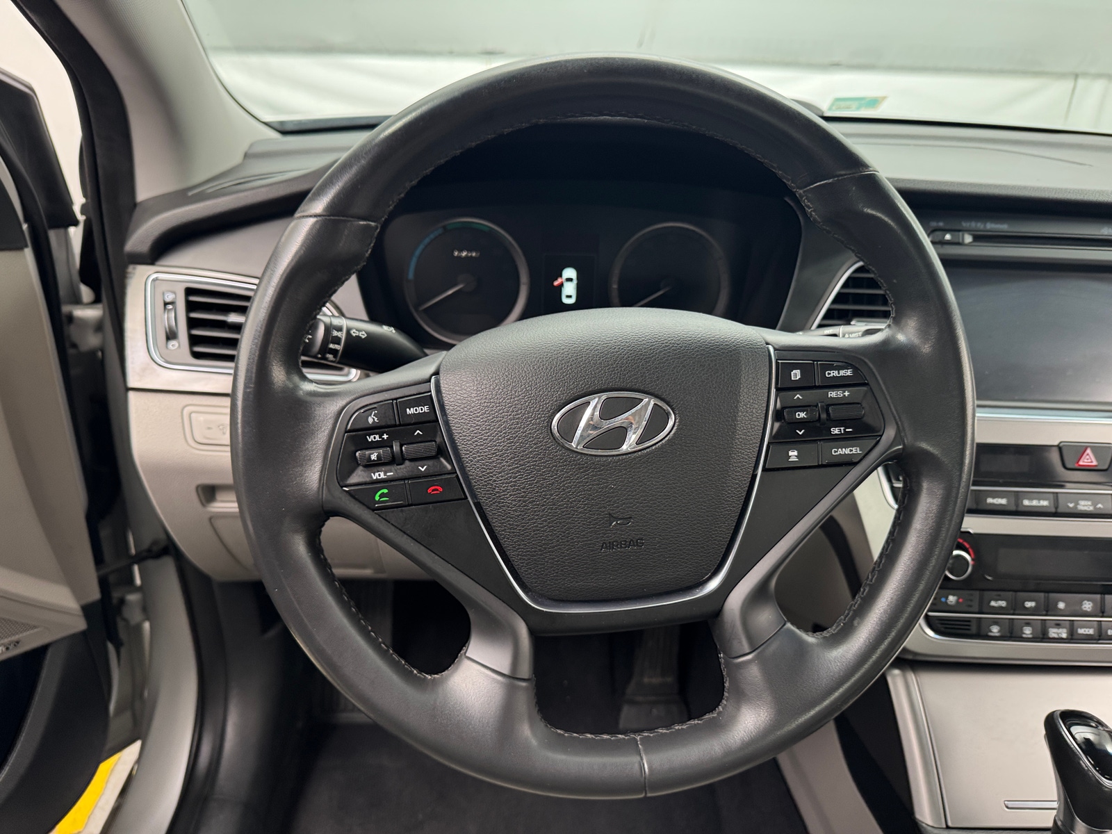 Thumbnail: 2017 Hyundai Sonata - 4