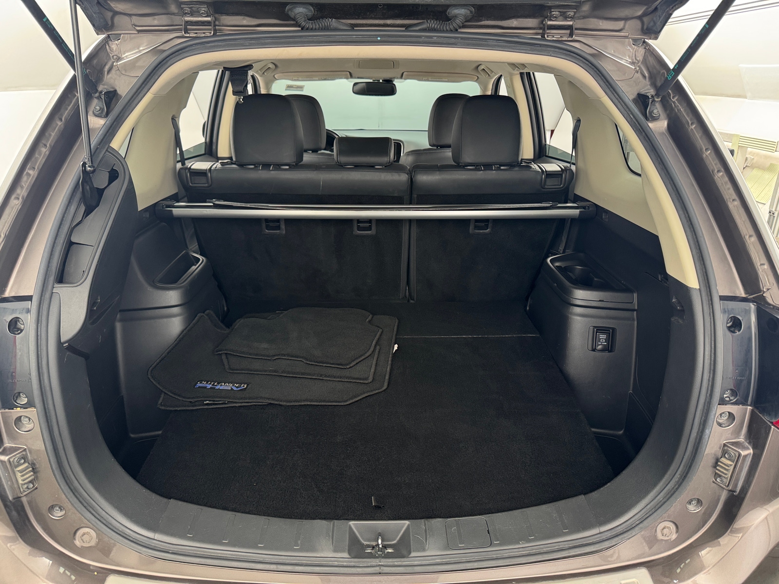 Thumbnail: 2018 Mitsubishi Outlander - 6