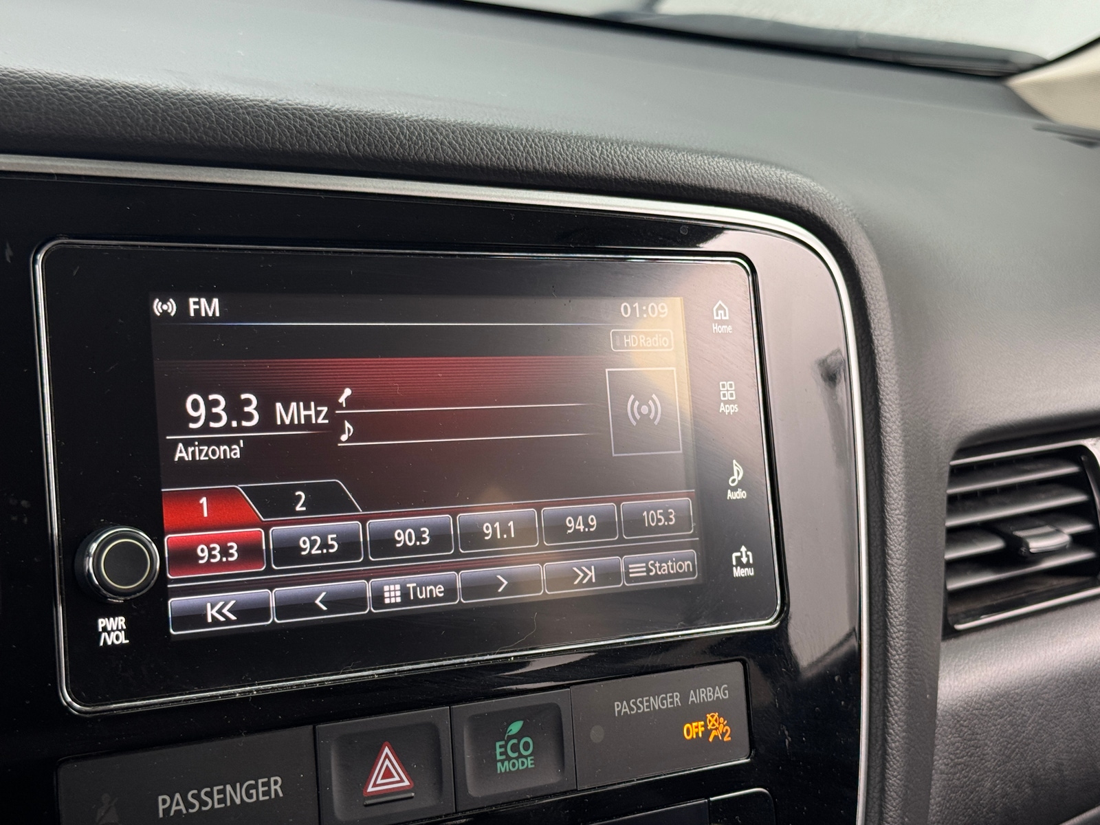 Thumbnail: 2018 Mitsubishi Outlander - 3