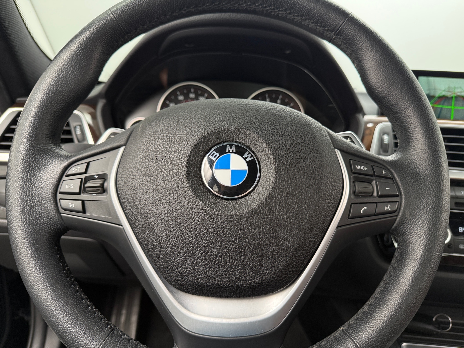 Thumbnail: 2016 BMW 3 Series - 4