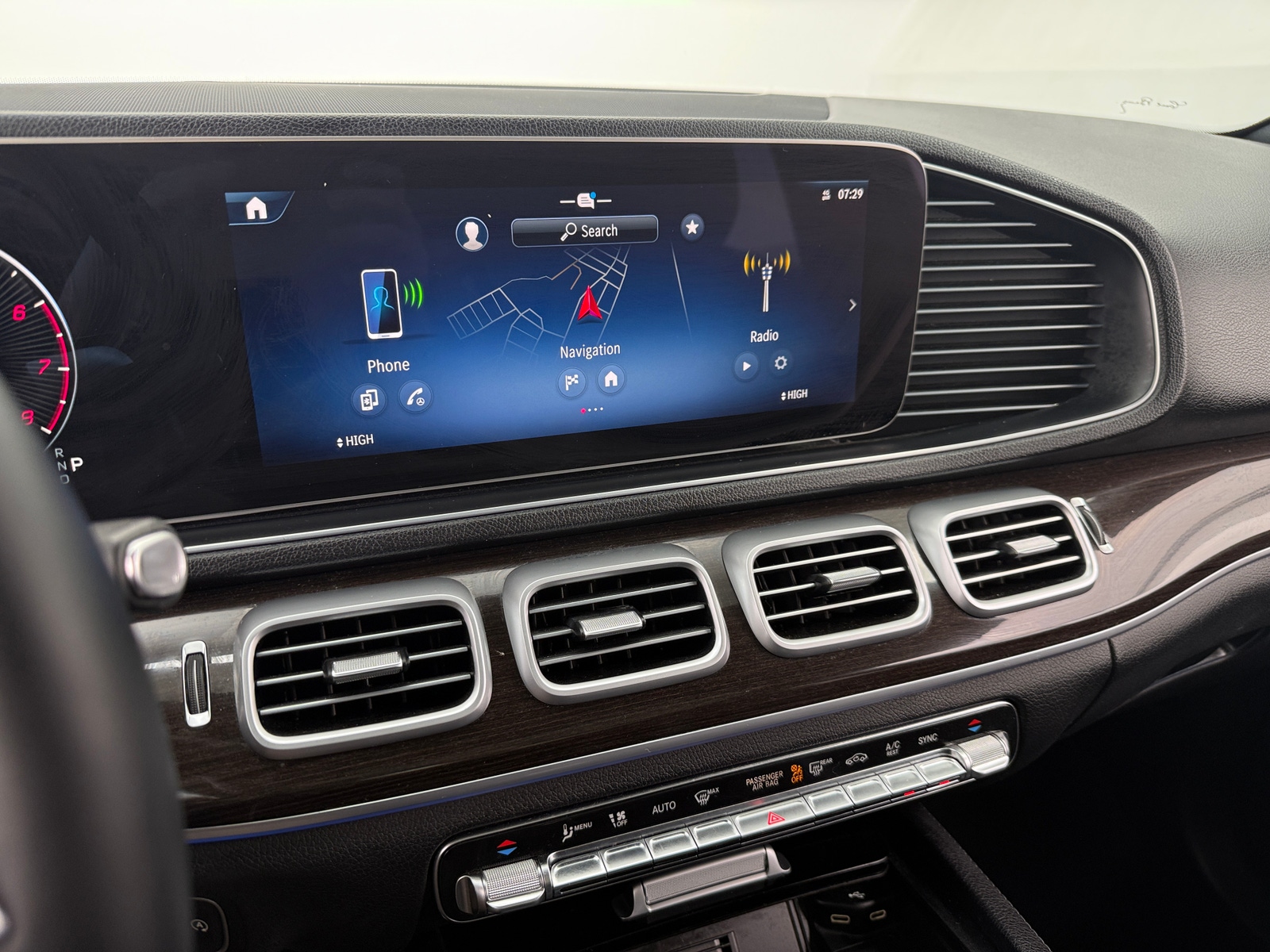 Thumbnail: 2024 Mercedes-Benz GLE - 3