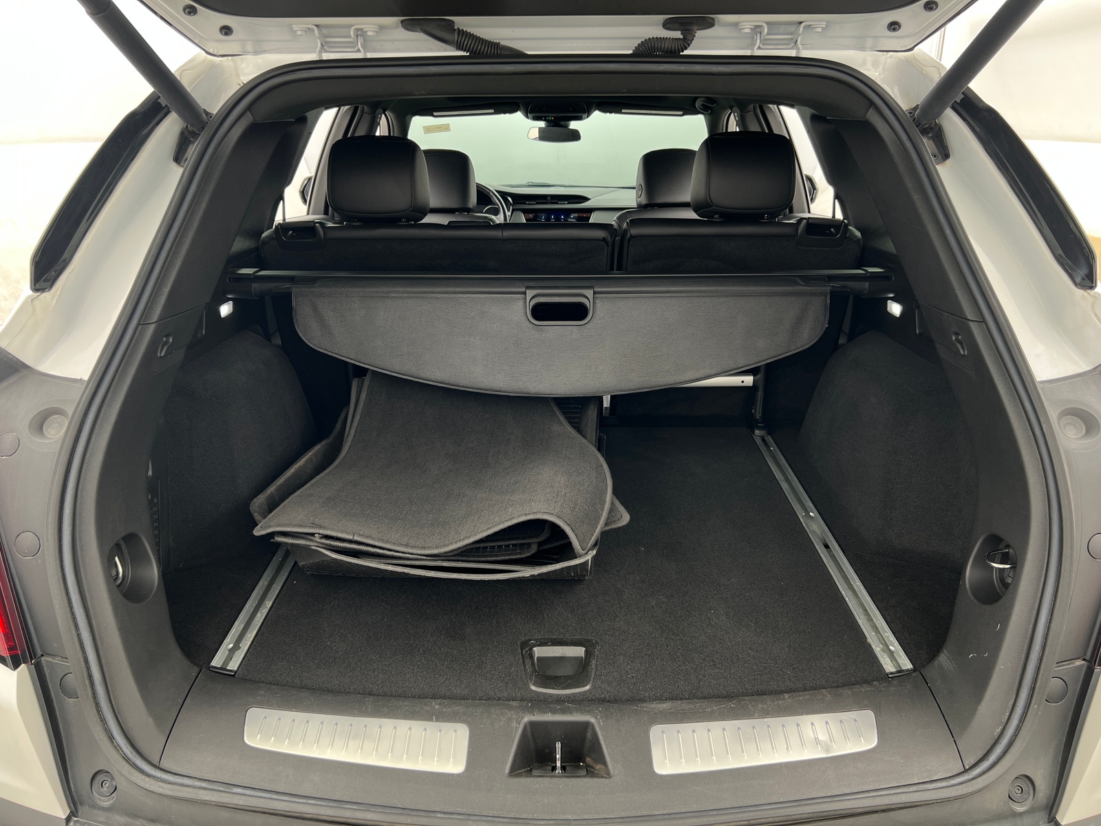 Thumbnail: 2022 Cadillac XT5 - 6