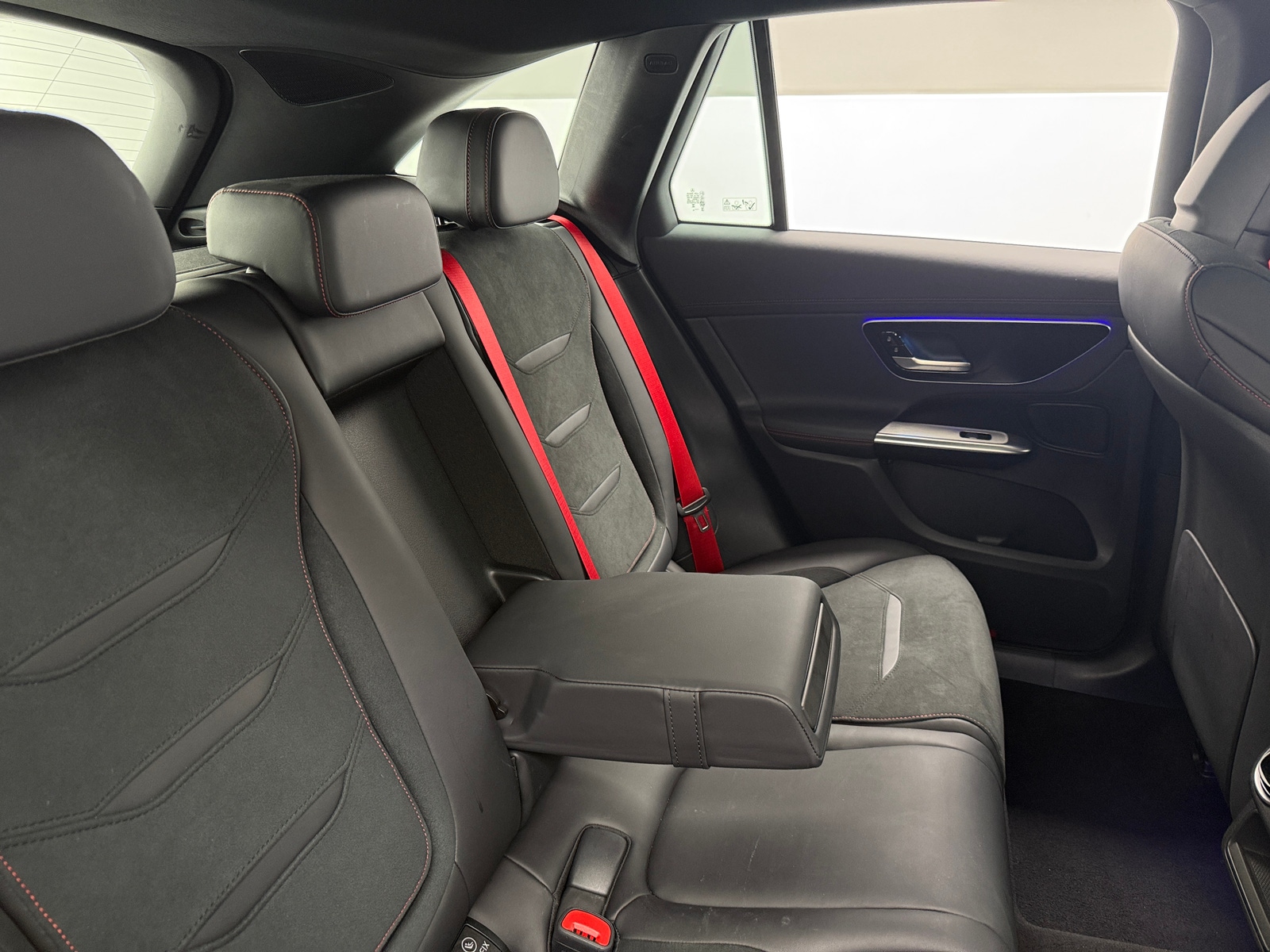 Thumbnail: 2025 Mercedes-Benz GLC - 6