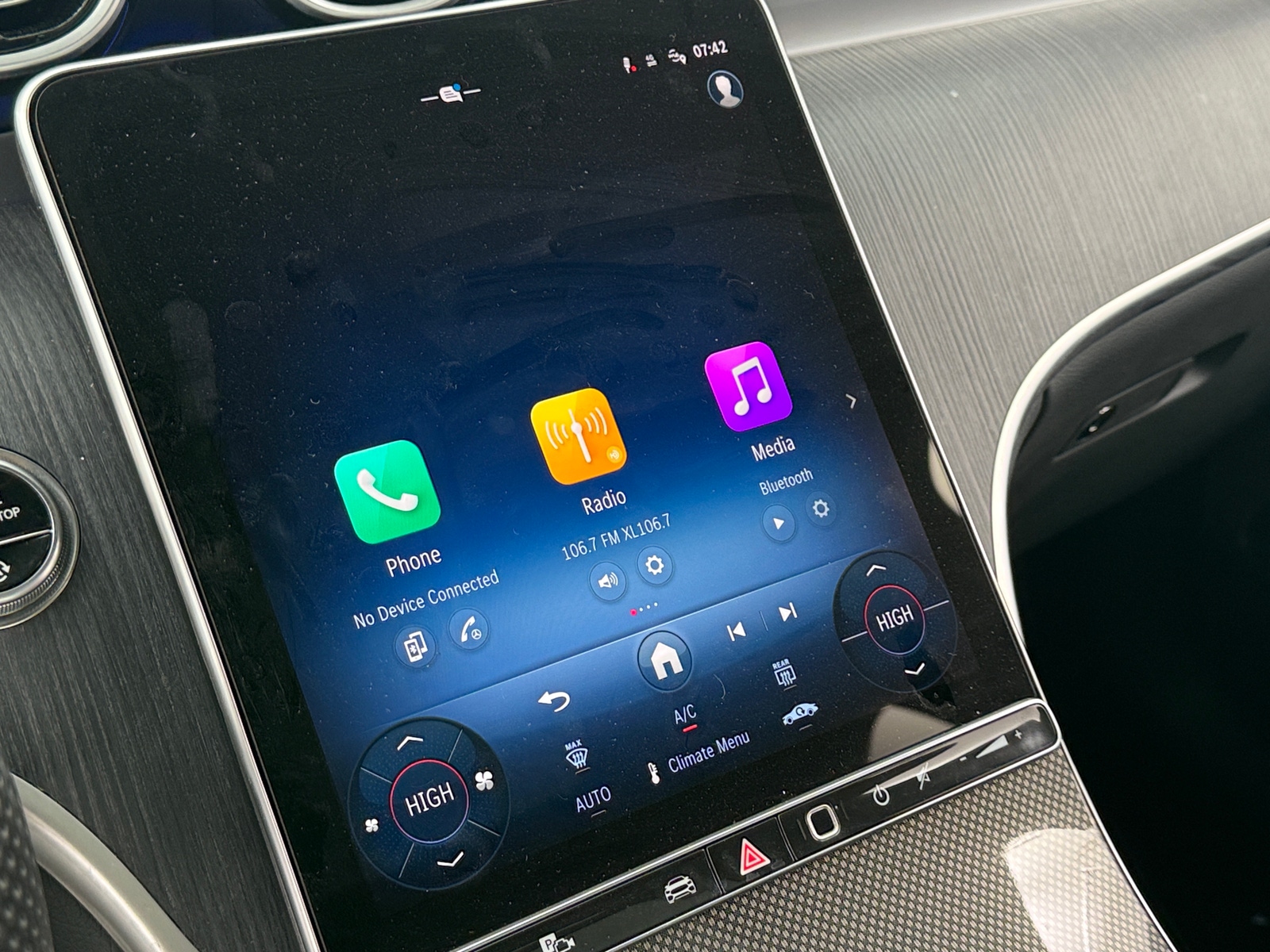 Thumbnail: 2025 Mercedes-Benz GLC - 4