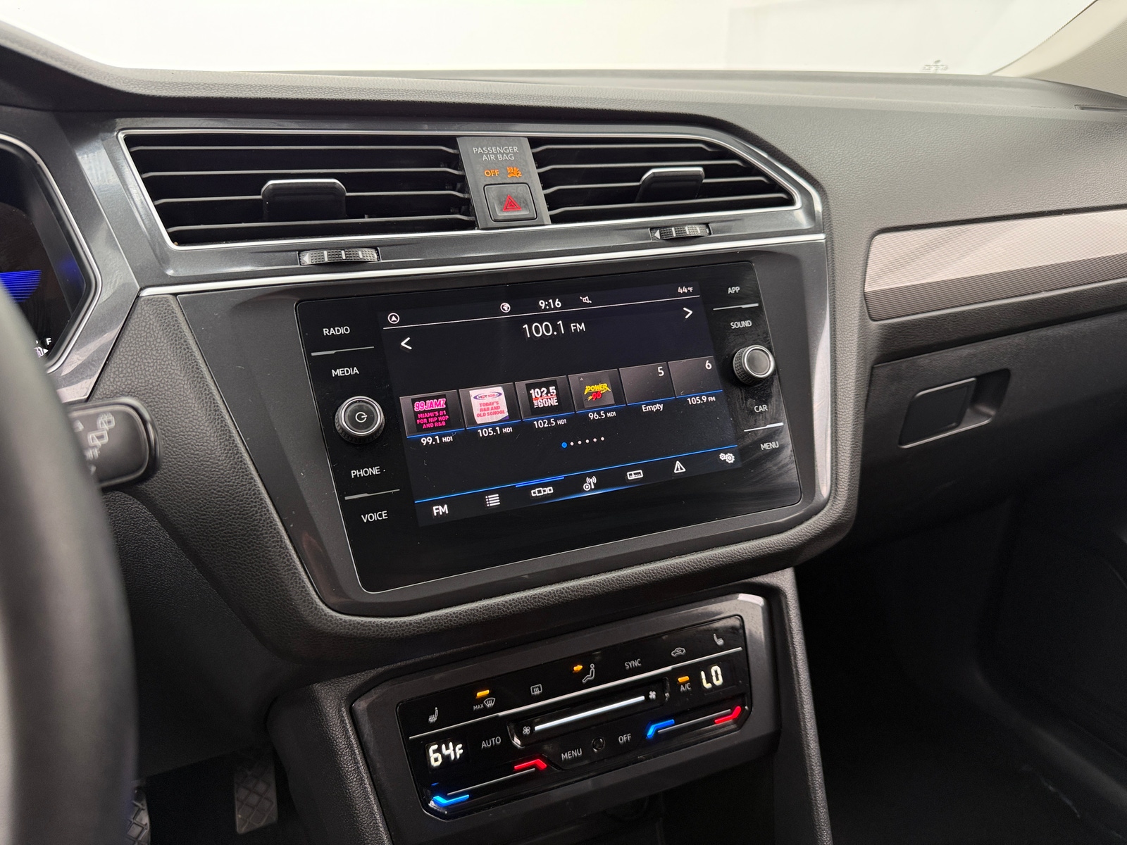 Thumbnail: 2024 Volkswagen Tiguan - 3