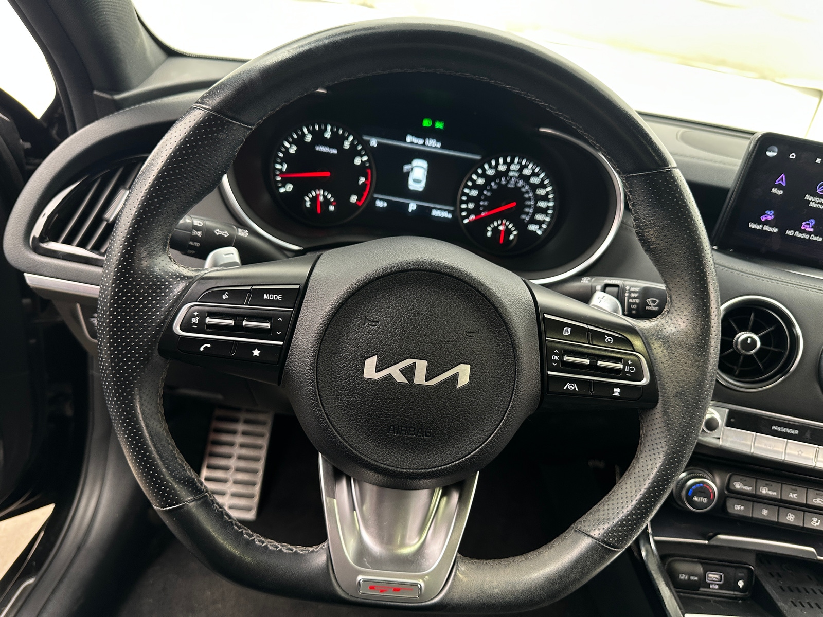 Thumbnail: 2022 Kia Stinger - 4