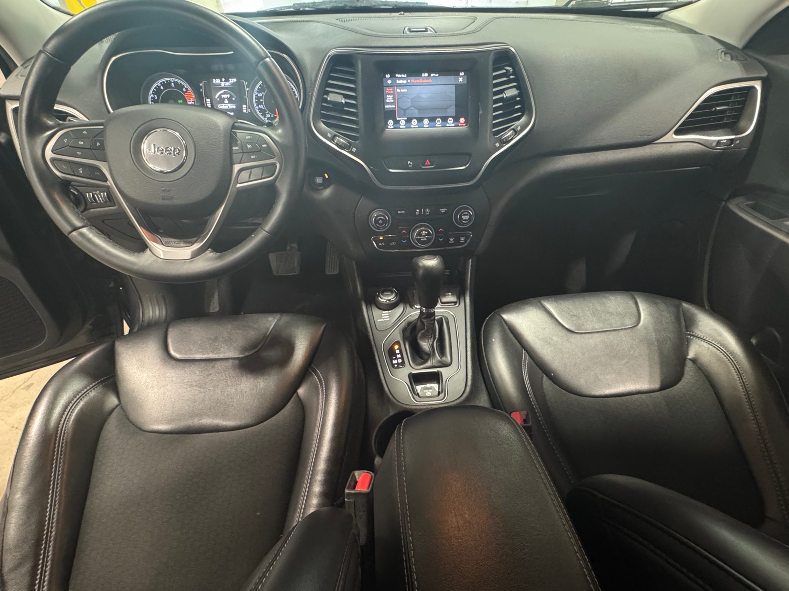 Thumbnail: 2019 Jeep Cherokee - 3