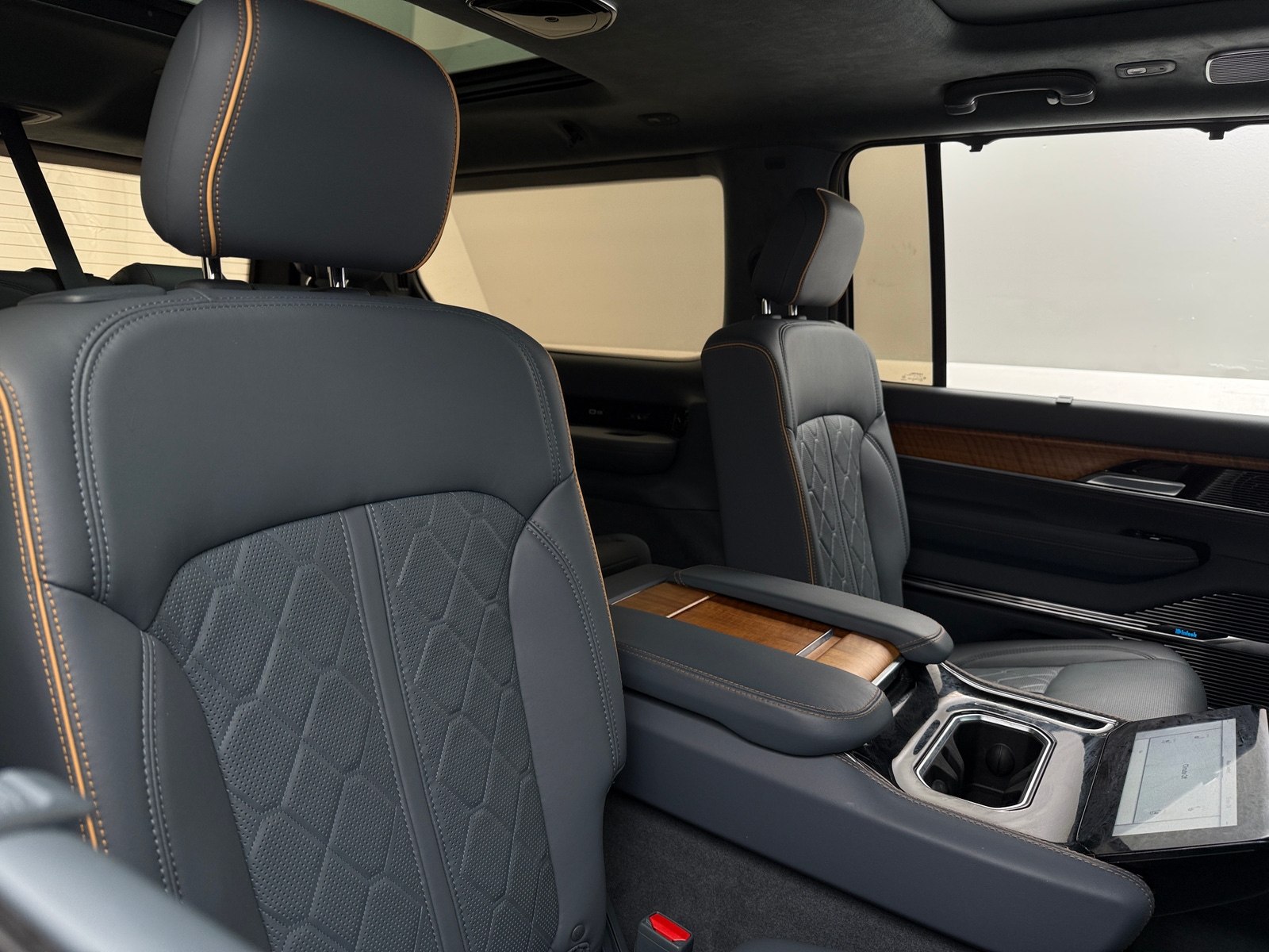 Thumbnail: 2022 Jeep Grand Wagoneer - 5