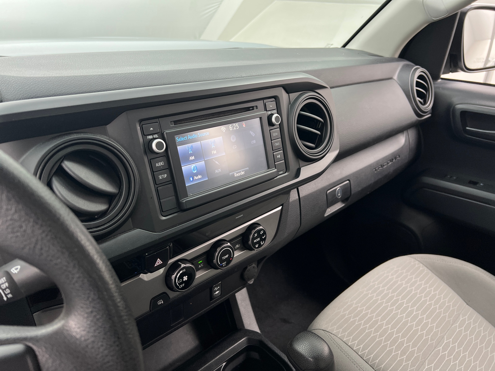 Thumbnail: 2016 Toyota Tacoma - 4