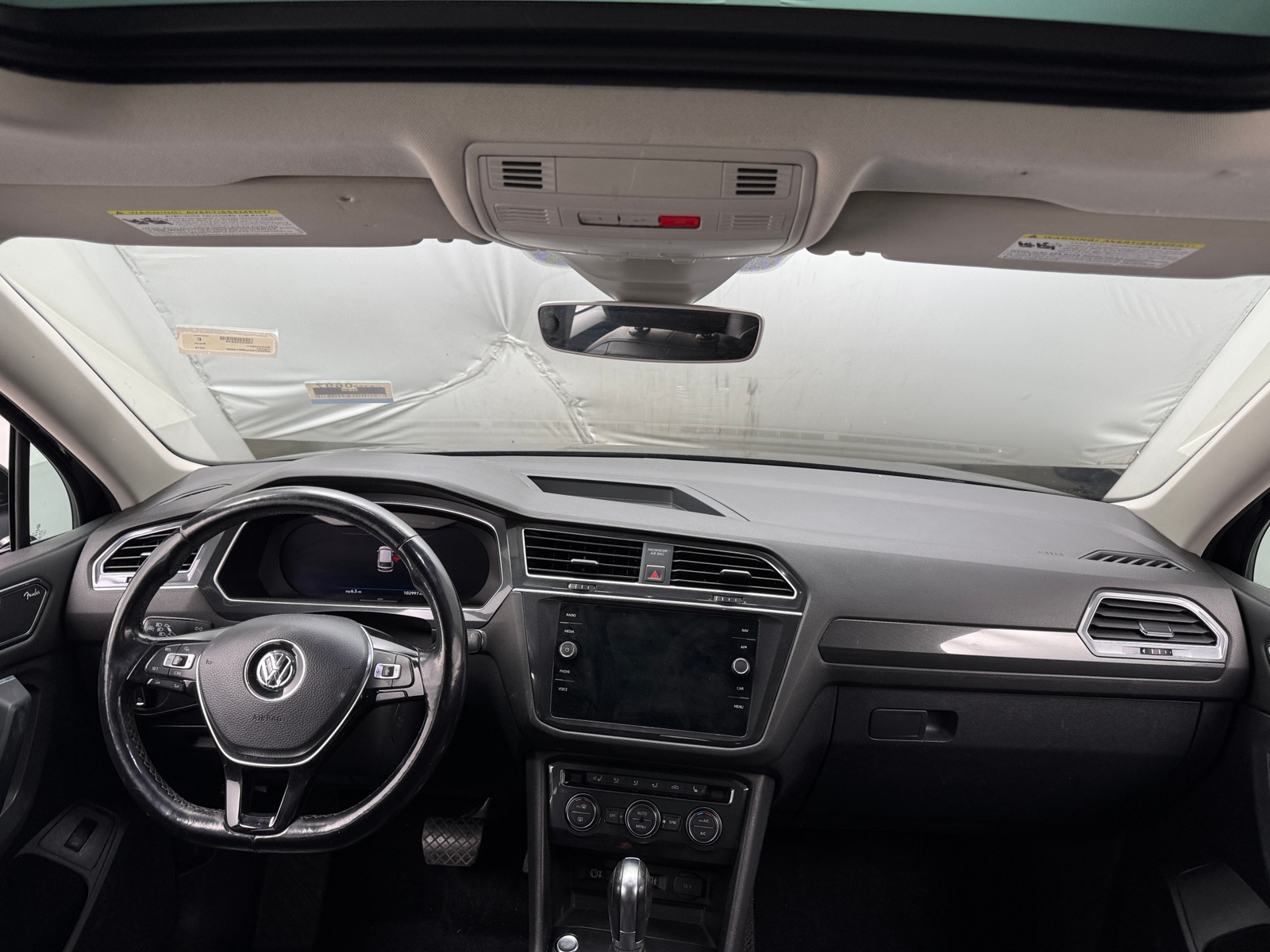 Thumbnail: 2018 Volkswagen Tiguan - 2