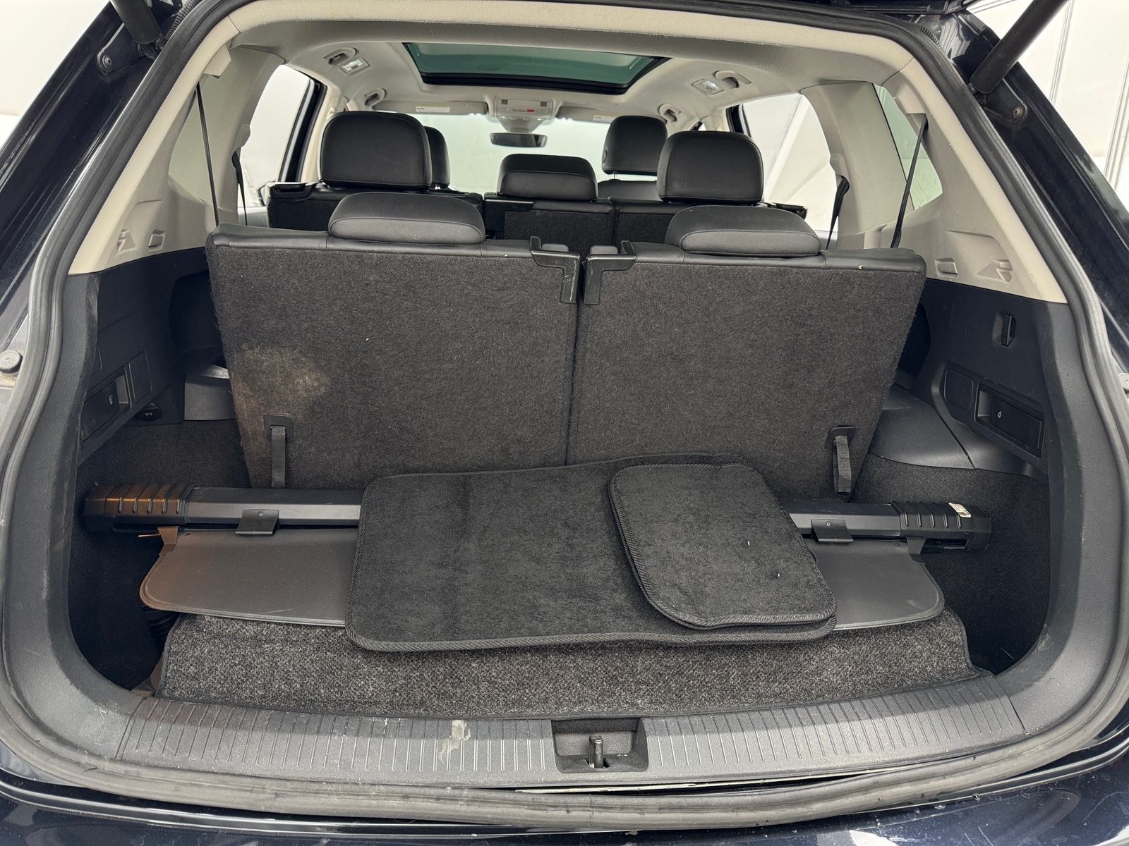 Thumbnail: 2018 Volkswagen Tiguan - 6