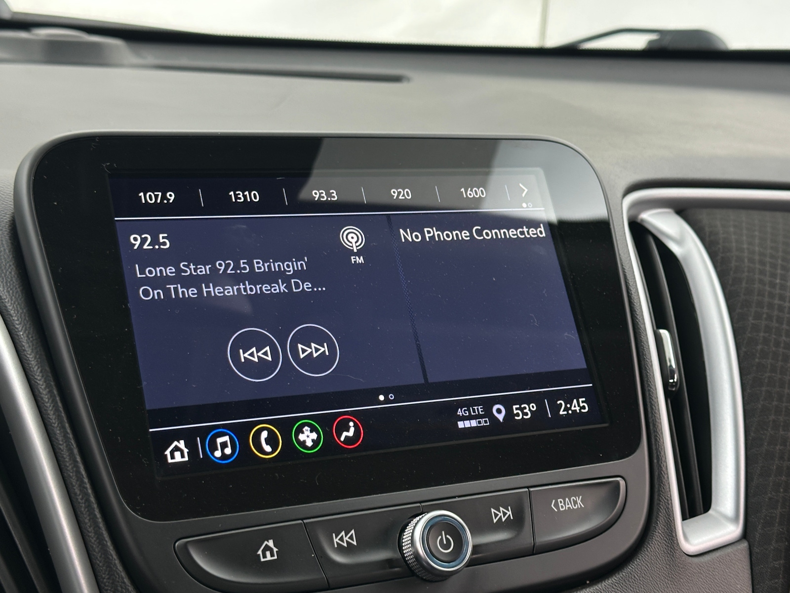 Thumbnail: 2023 Chevrolet Malibu - 4