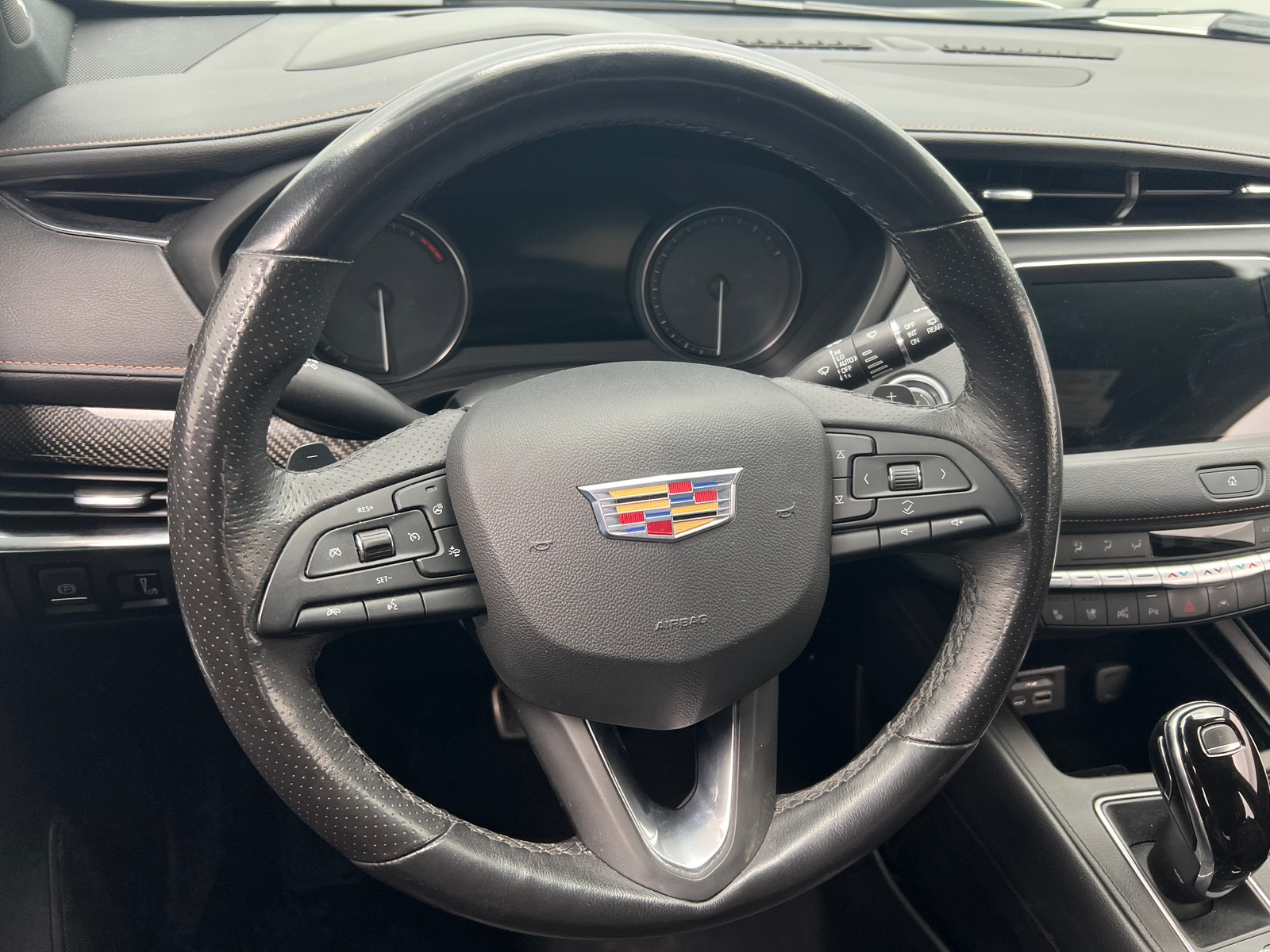 Thumbnail: 2019 Cadillac XT4 - 4