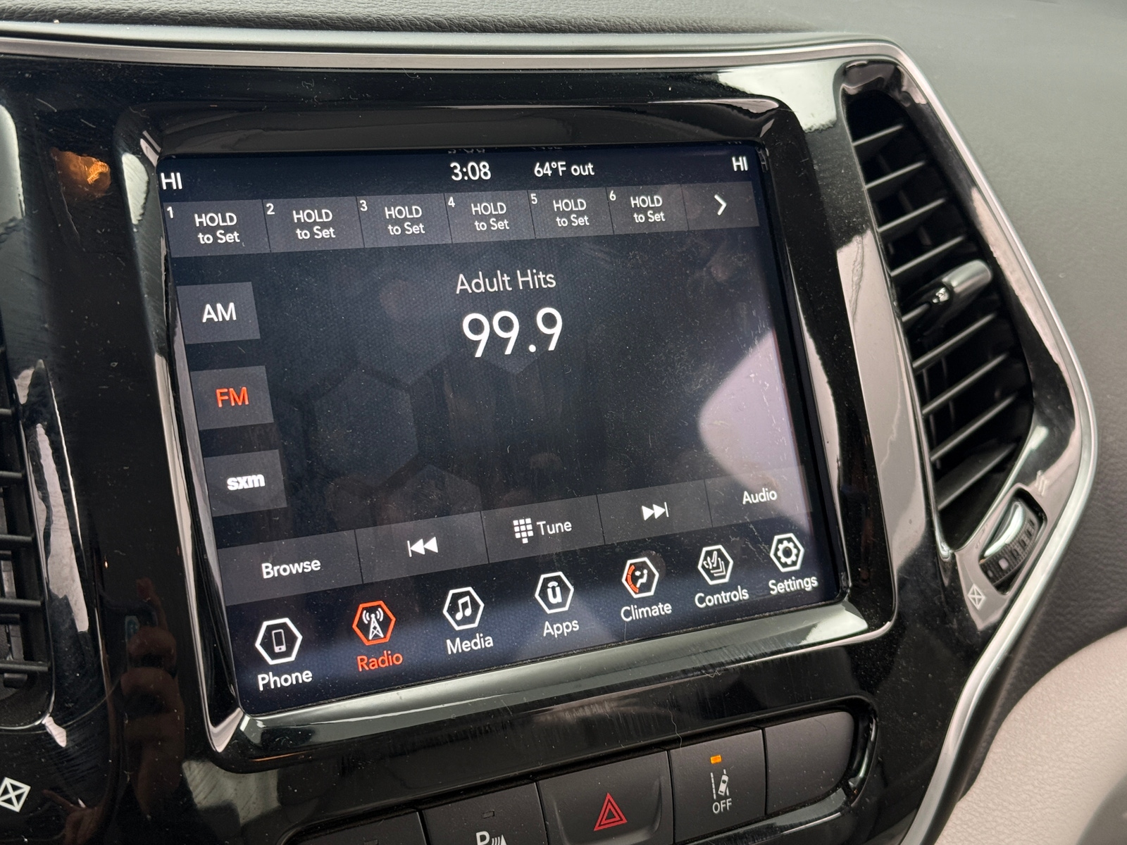 Thumbnail: 2019 Jeep Cherokee - 3