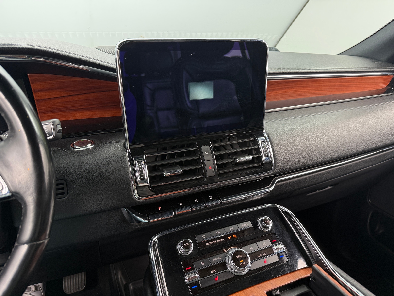 Thumbnail: 2018 Lincoln Navigator - 3