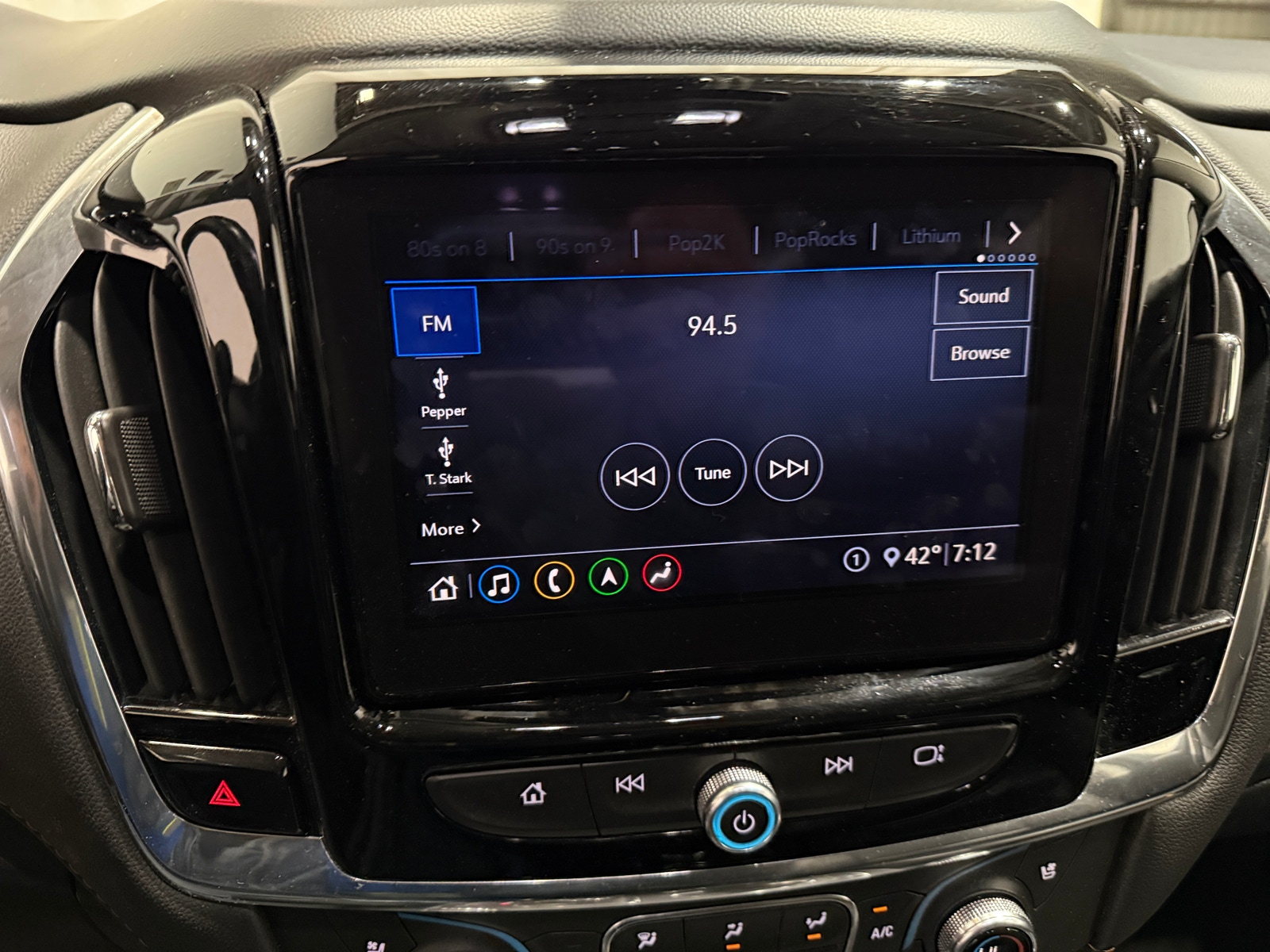 Thumbnail: 2020 Chevrolet Traverse - 3