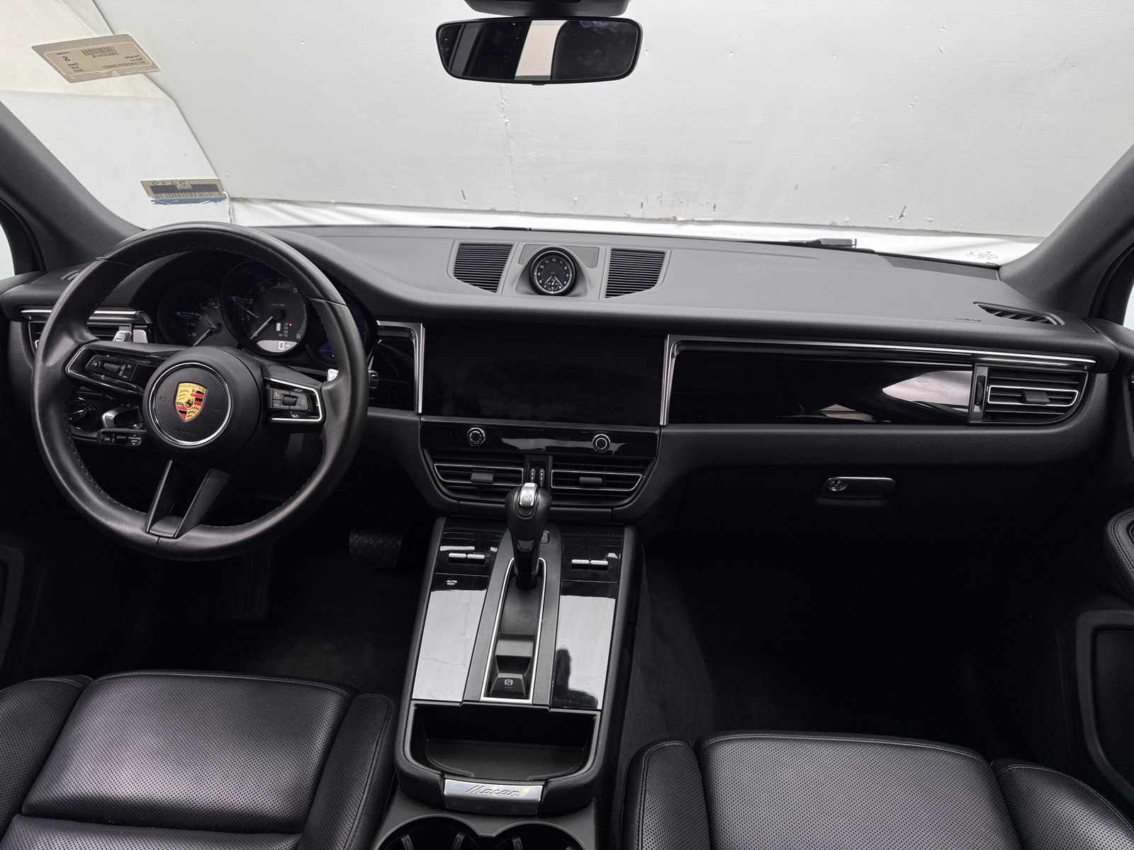 Thumbnail: 2023 Porsche Macan - 2