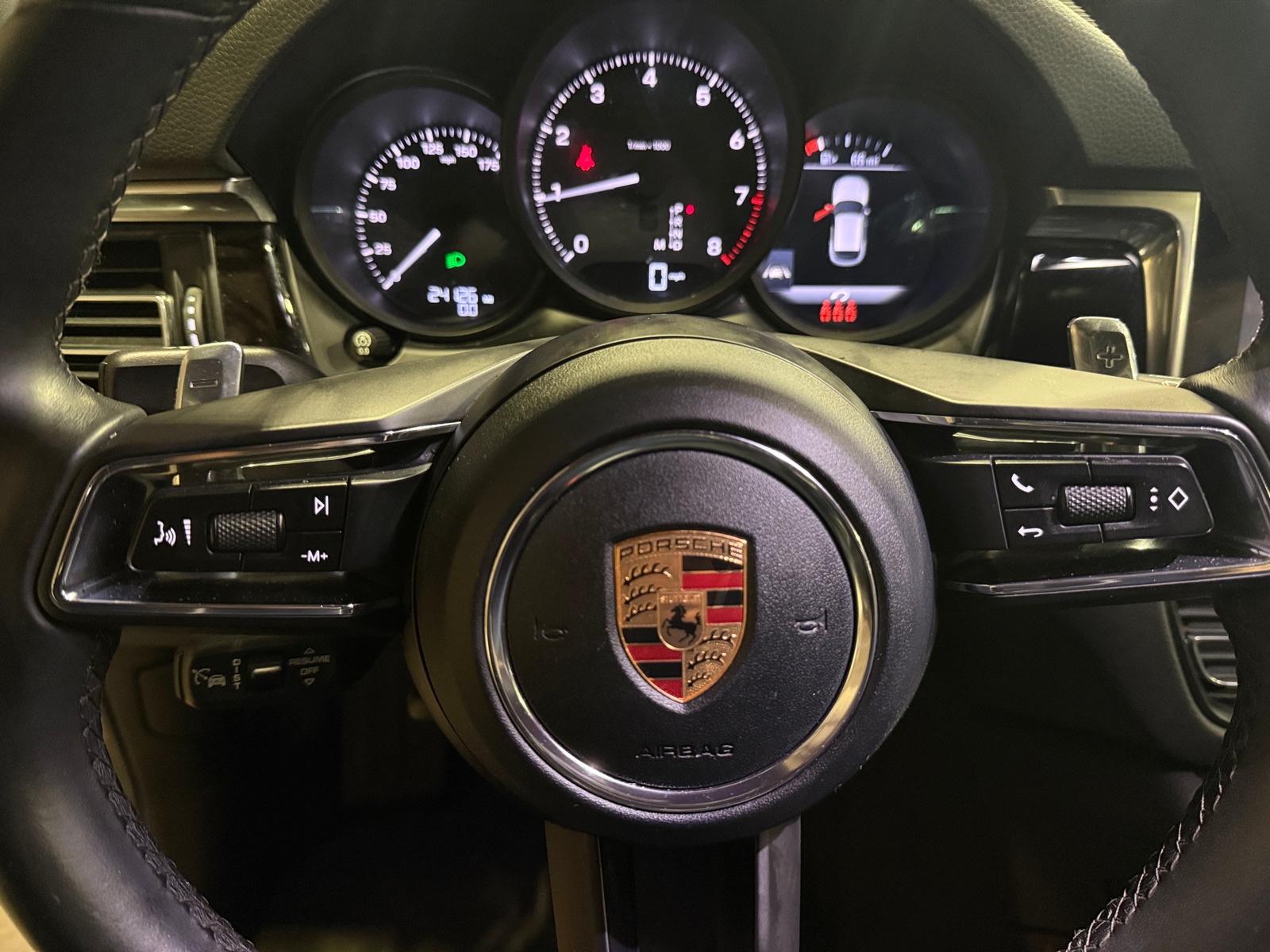 Thumbnail: 2023 Porsche Macan - 4