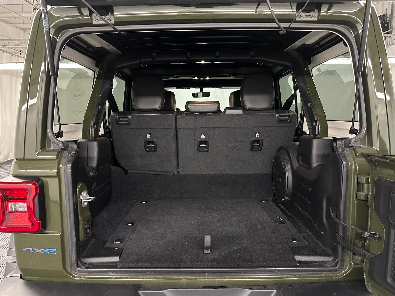 Thumbnail: 2023 Jeep Wrangler - 6