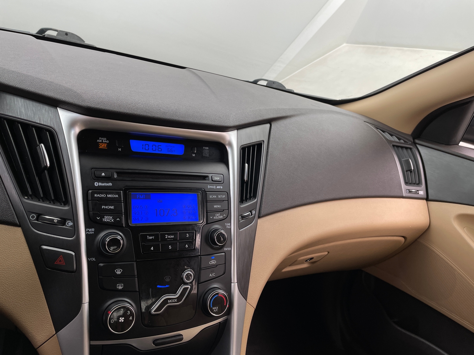 Thumbnail: 2013 Hyundai Sonata - 4