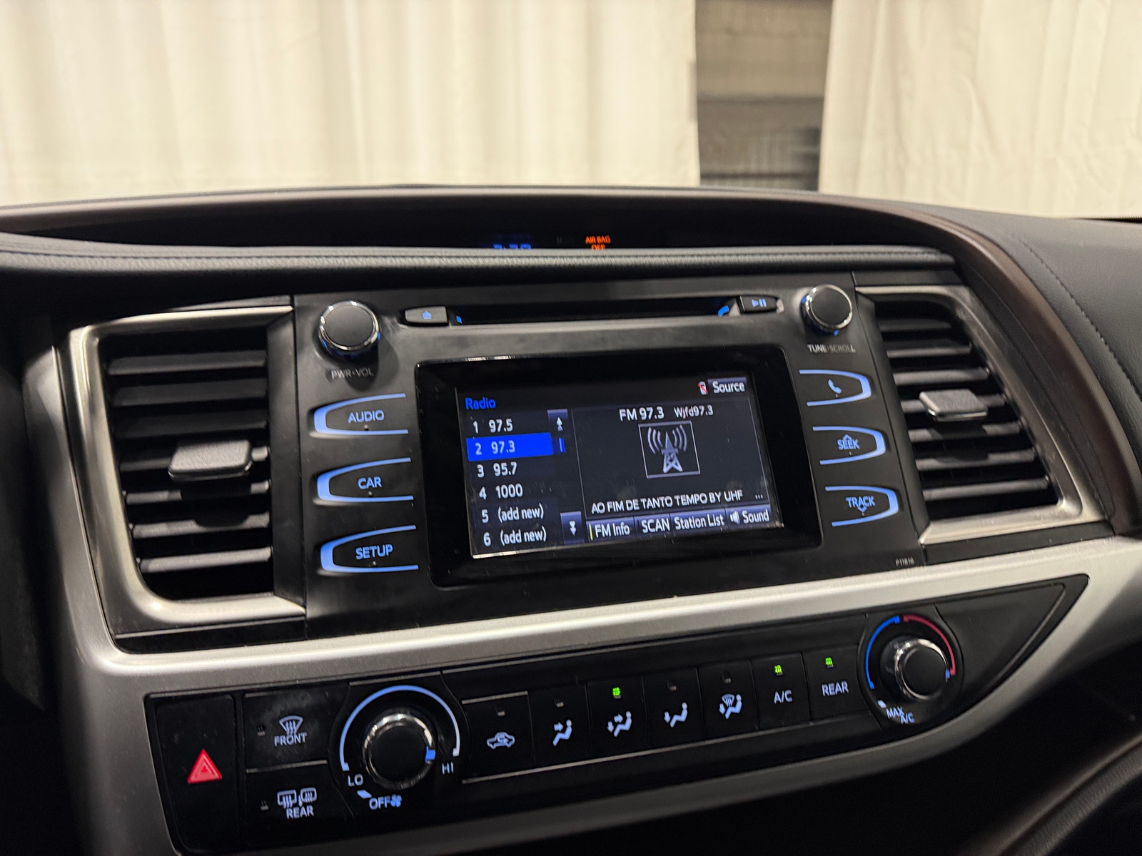 Thumbnail: 2019 Toyota Highlander - 4