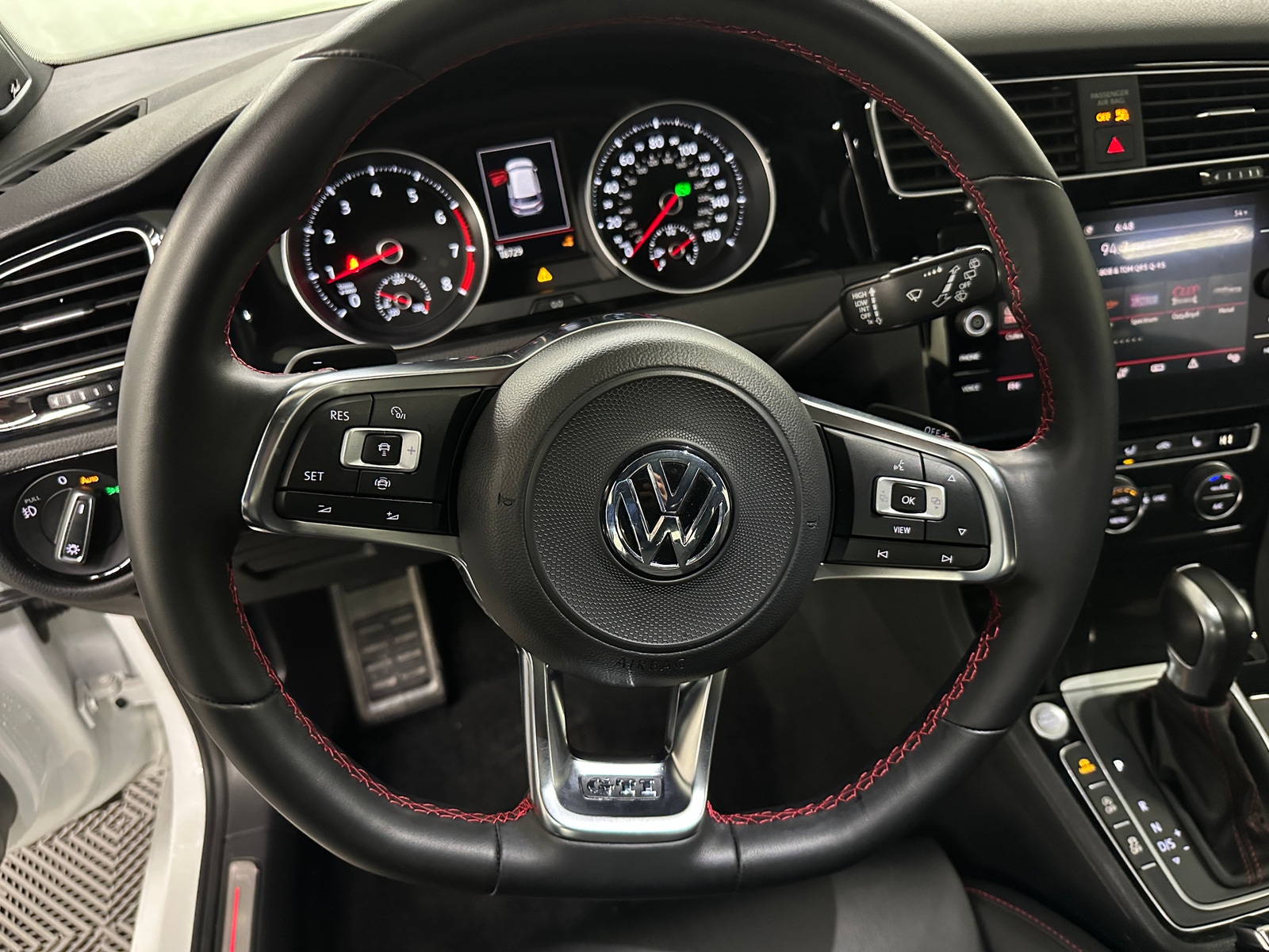 Thumbnail: 2021 Volkswagen Golf - 4