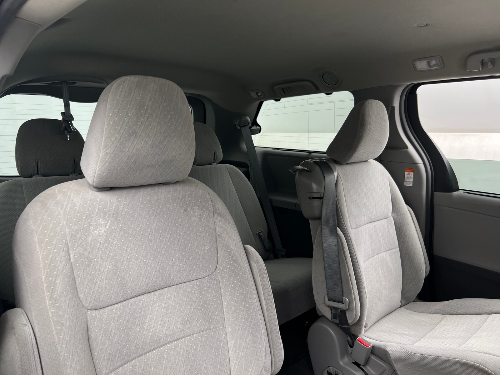 Thumbnail: 2017 Toyota Sienna - 6