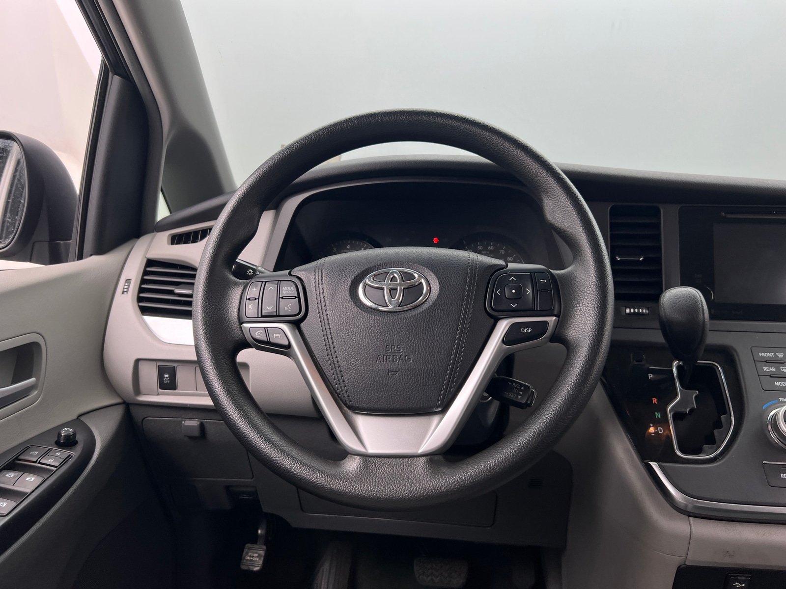 Thumbnail: 2017 Toyota Sienna - 5