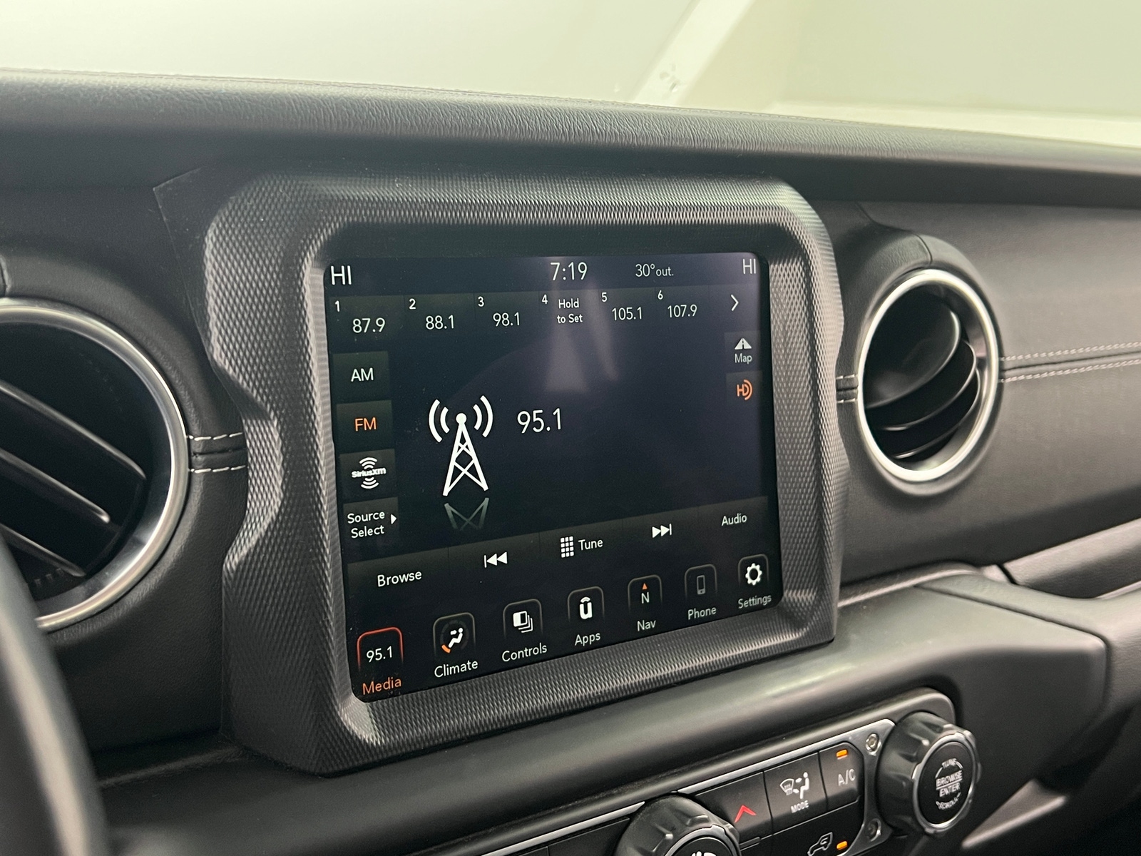 Thumbnail: 2021 Jeep Wrangler - 3