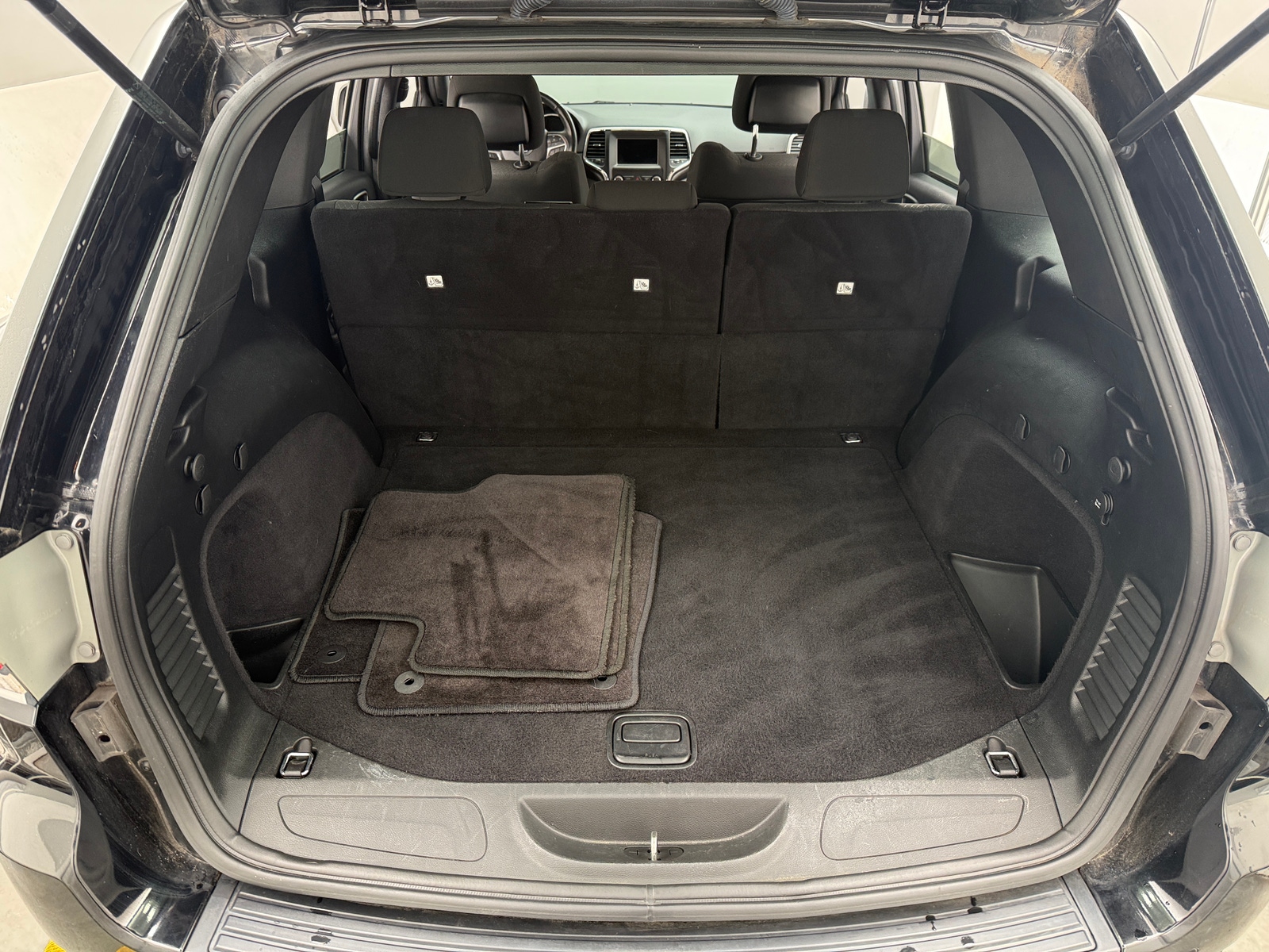 Thumbnail: 2018 Jeep Grand Cherokee - 7