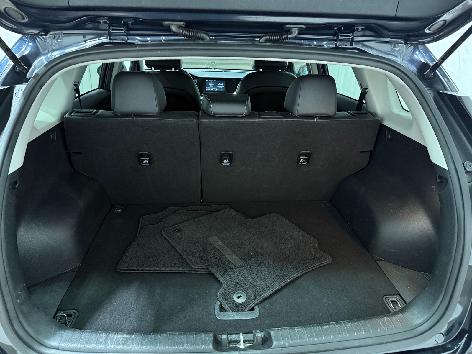 Thumbnail: 2022 Kia Niro - 6