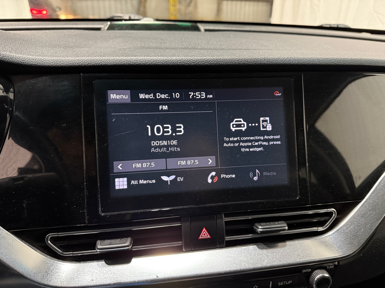 Thumbnail: 2022 Kia Niro - 3