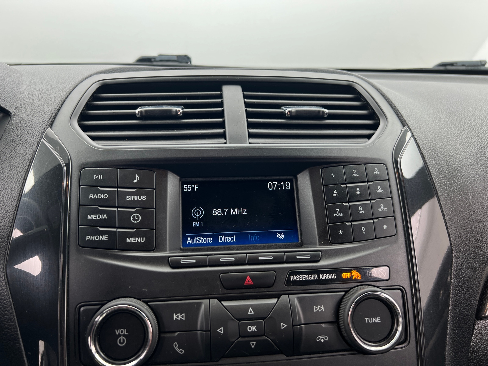 Thumbnail: 2018 Ford Explorer - 4