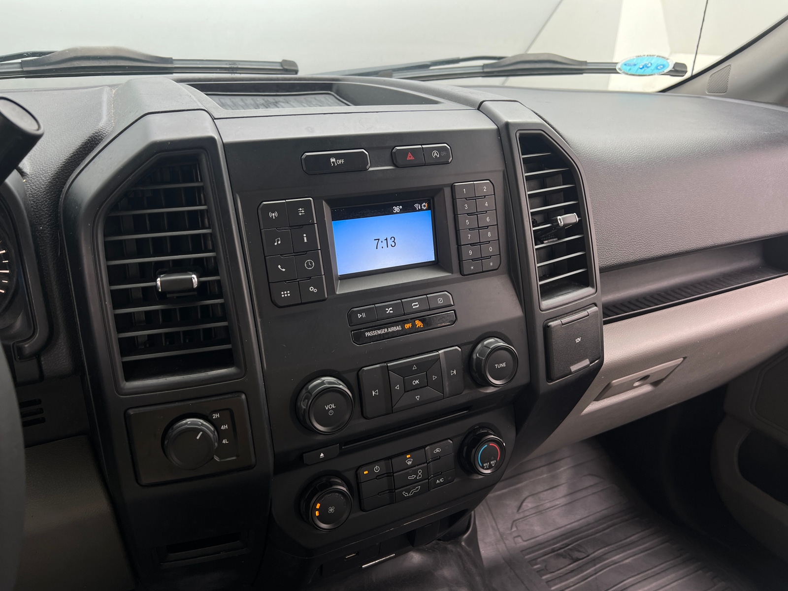 Thumbnail: 2018 Ford Econoline - 3