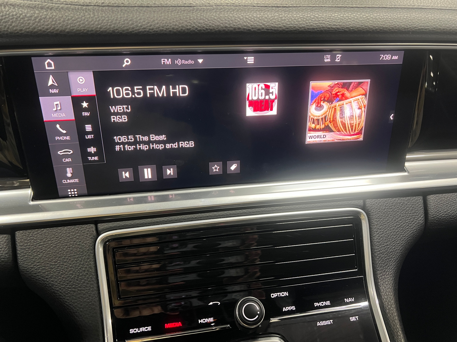 Thumbnail: 2019 Porsche Panamera - 3