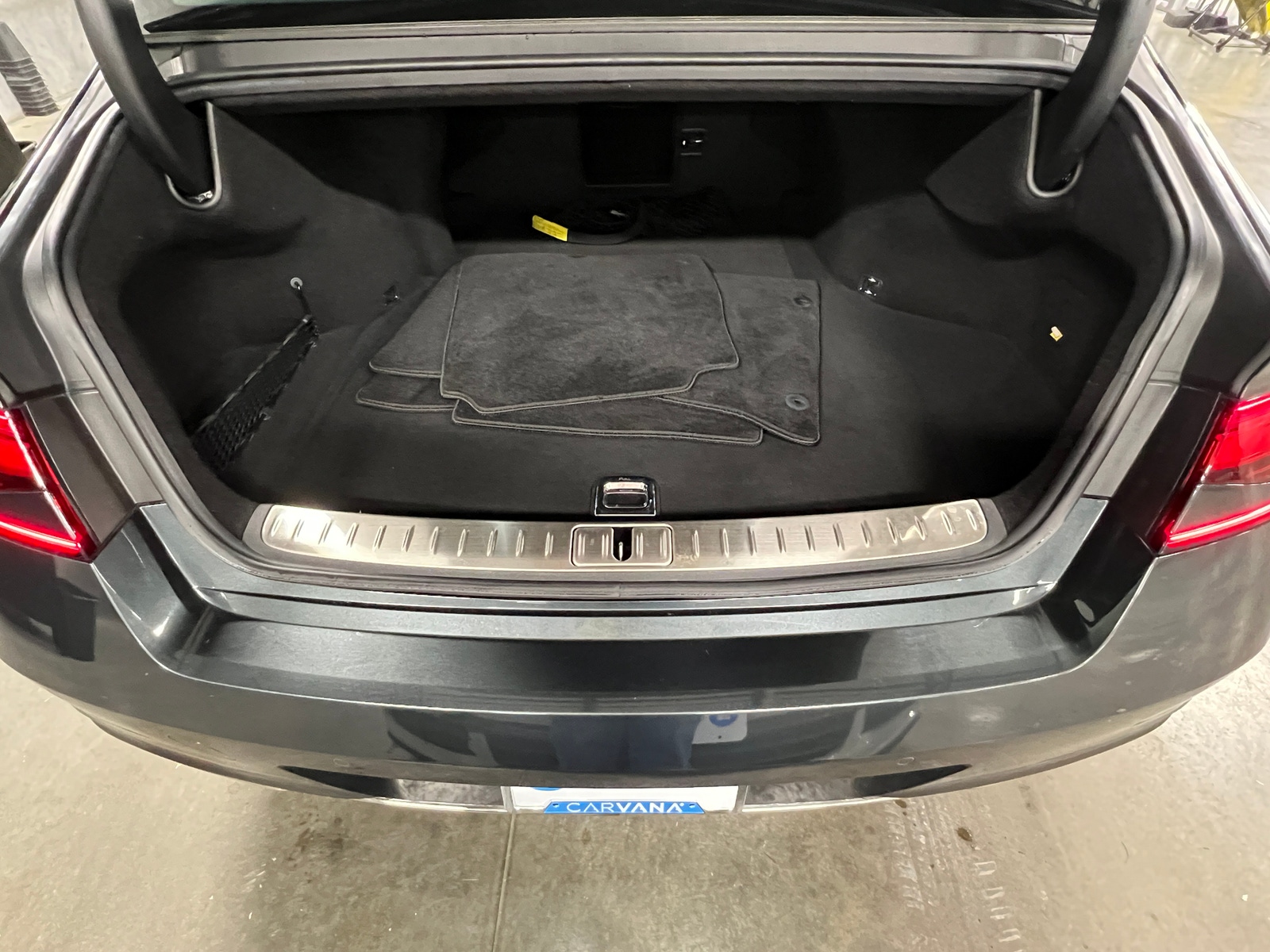 Thumbnail: 2023 Genesis G90 - 6