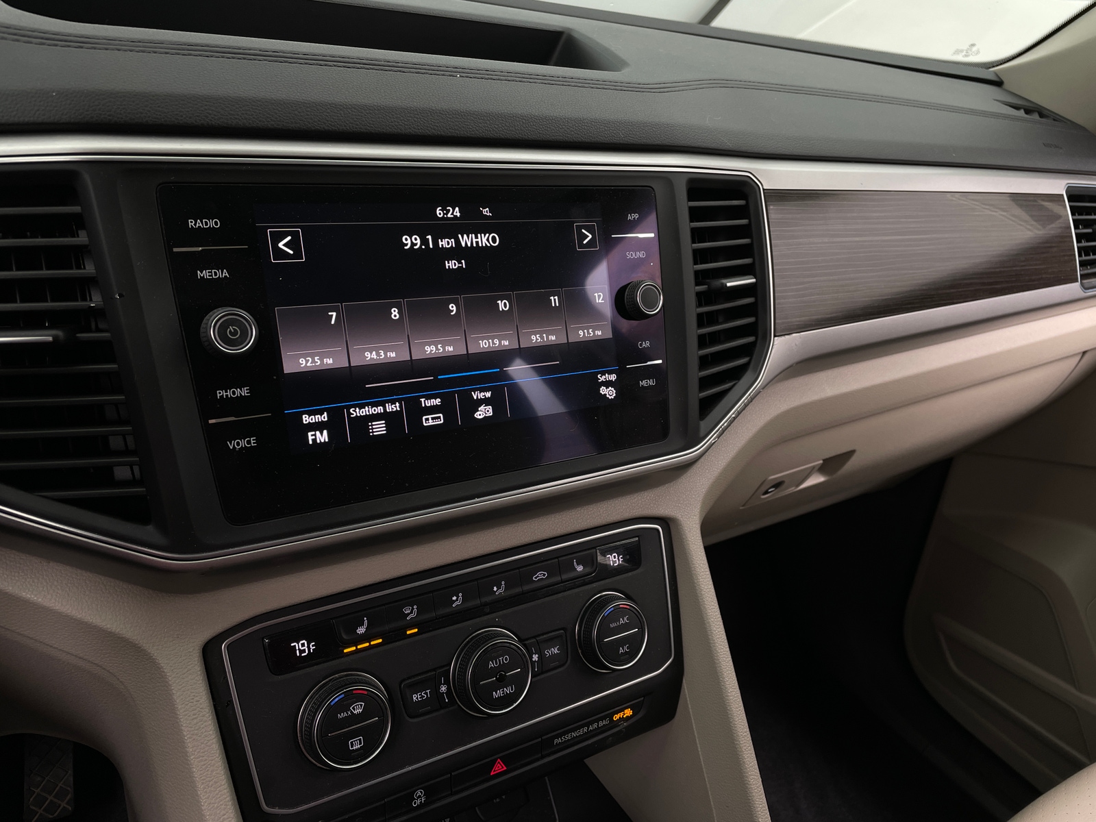 Thumbnail: 2018 Volkswagen Atlas - 3