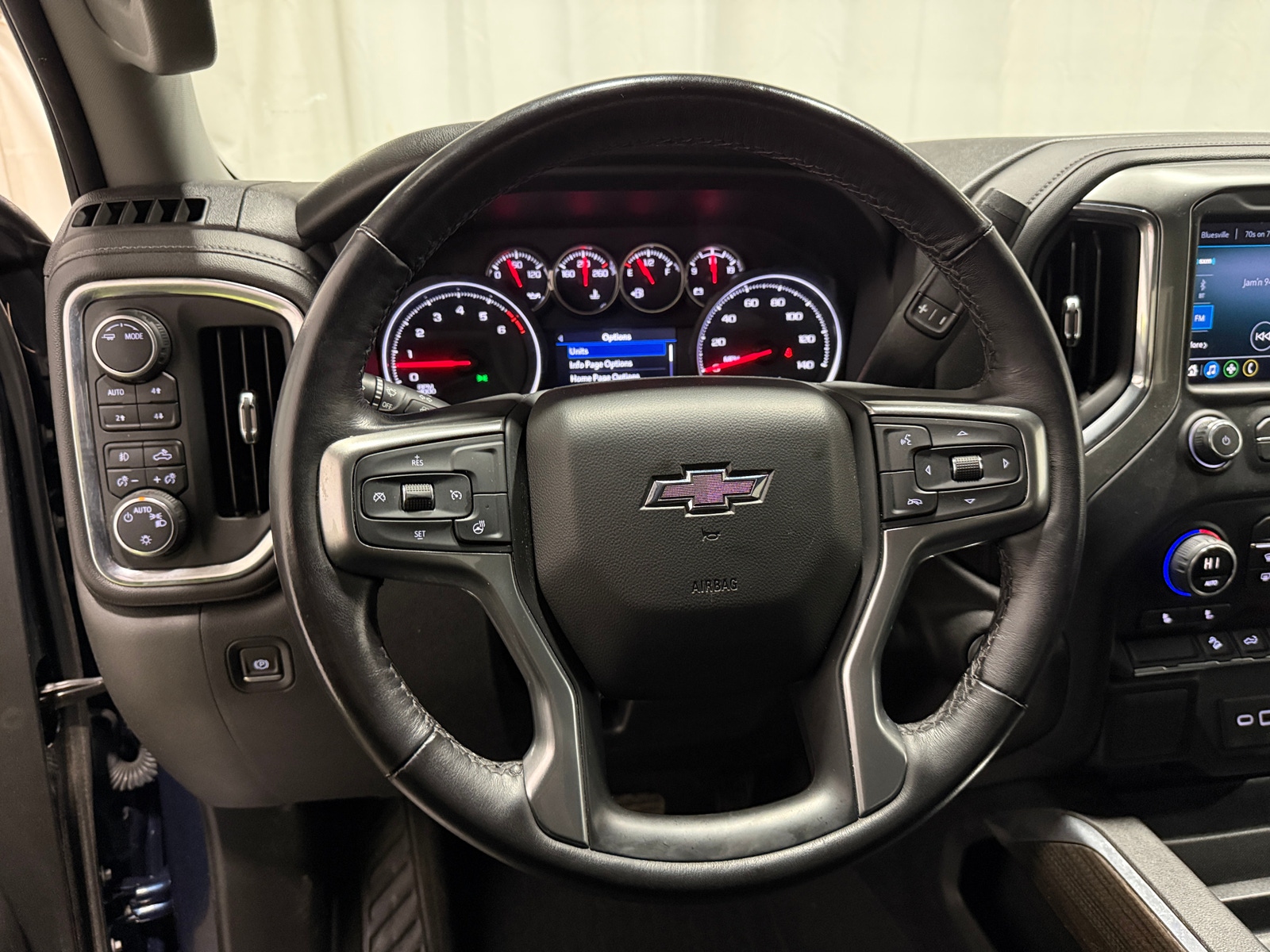 Thumbnail: 2022 Chevrolet Silverado 1500 - 5