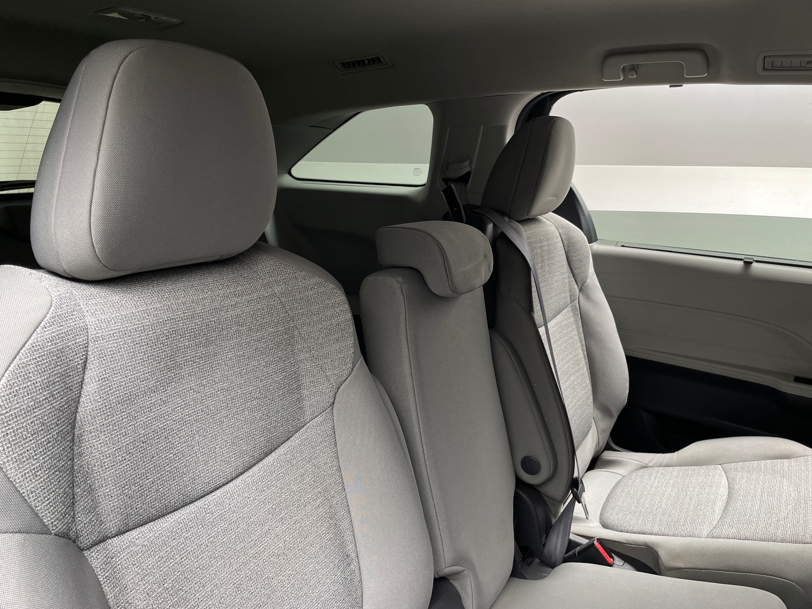 Thumbnail: 2021 Toyota Sienna - 6